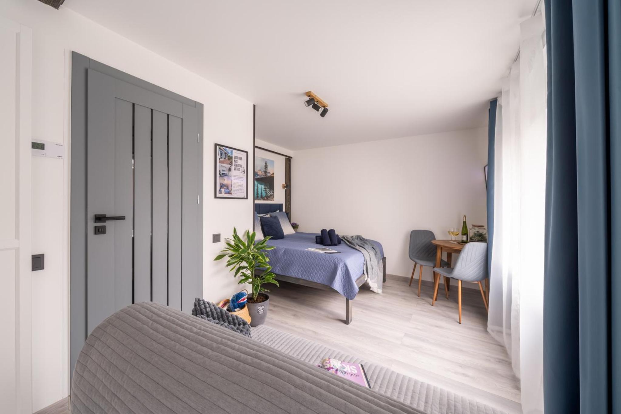 Green Garden & Private Parking Apartments with Playground