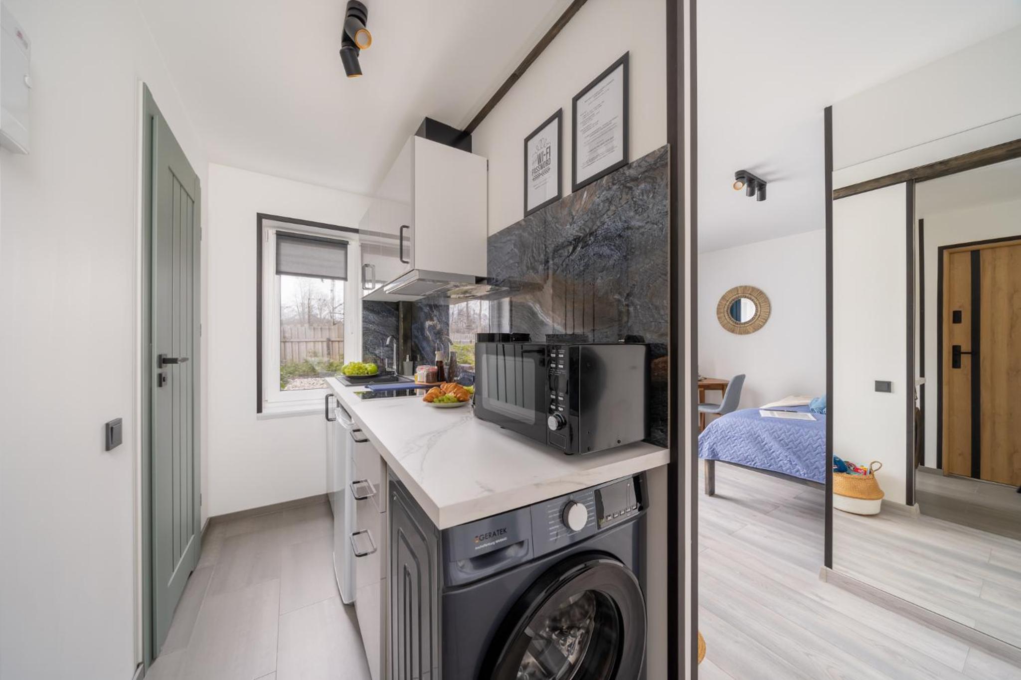 Green Garden & Private Parking Apartments with Playground