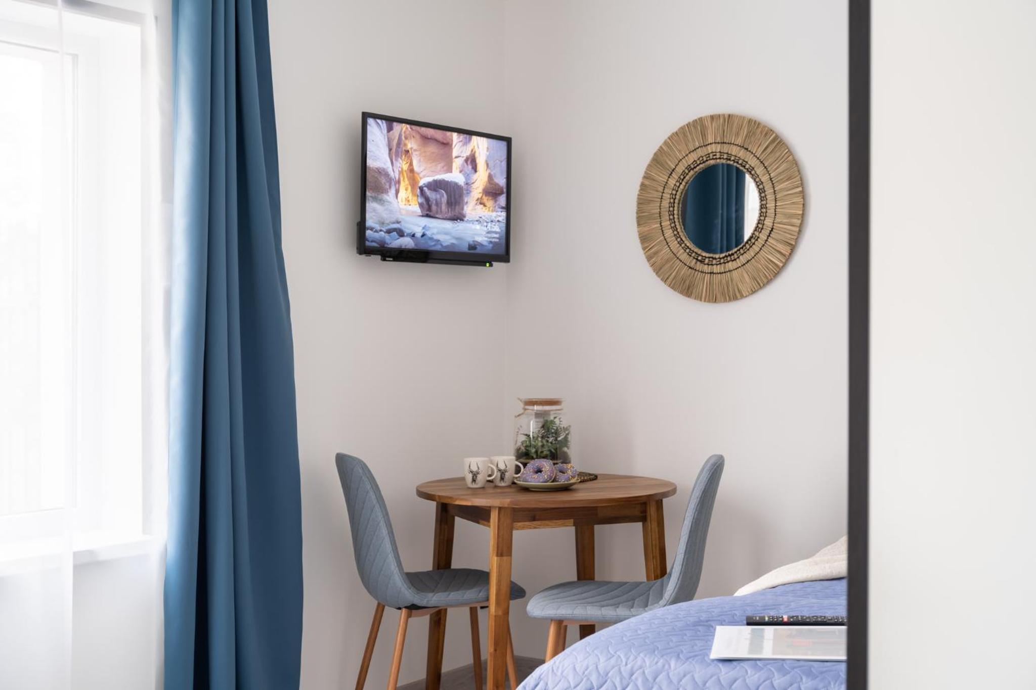 Green Garden & Private Parking Apartments with Playground