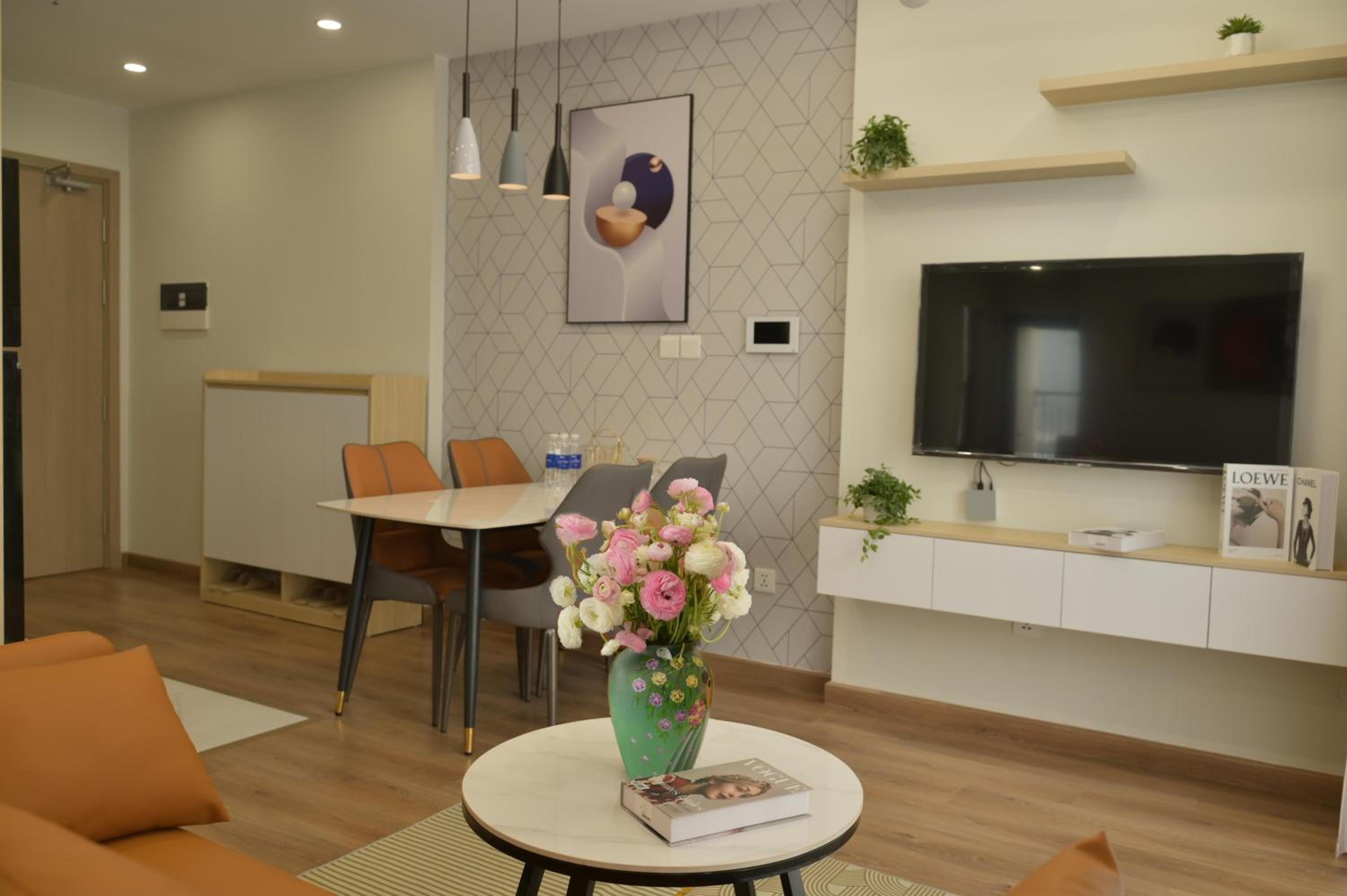 Luxury I3 Smart City 2bed2wc view góc bể bơi