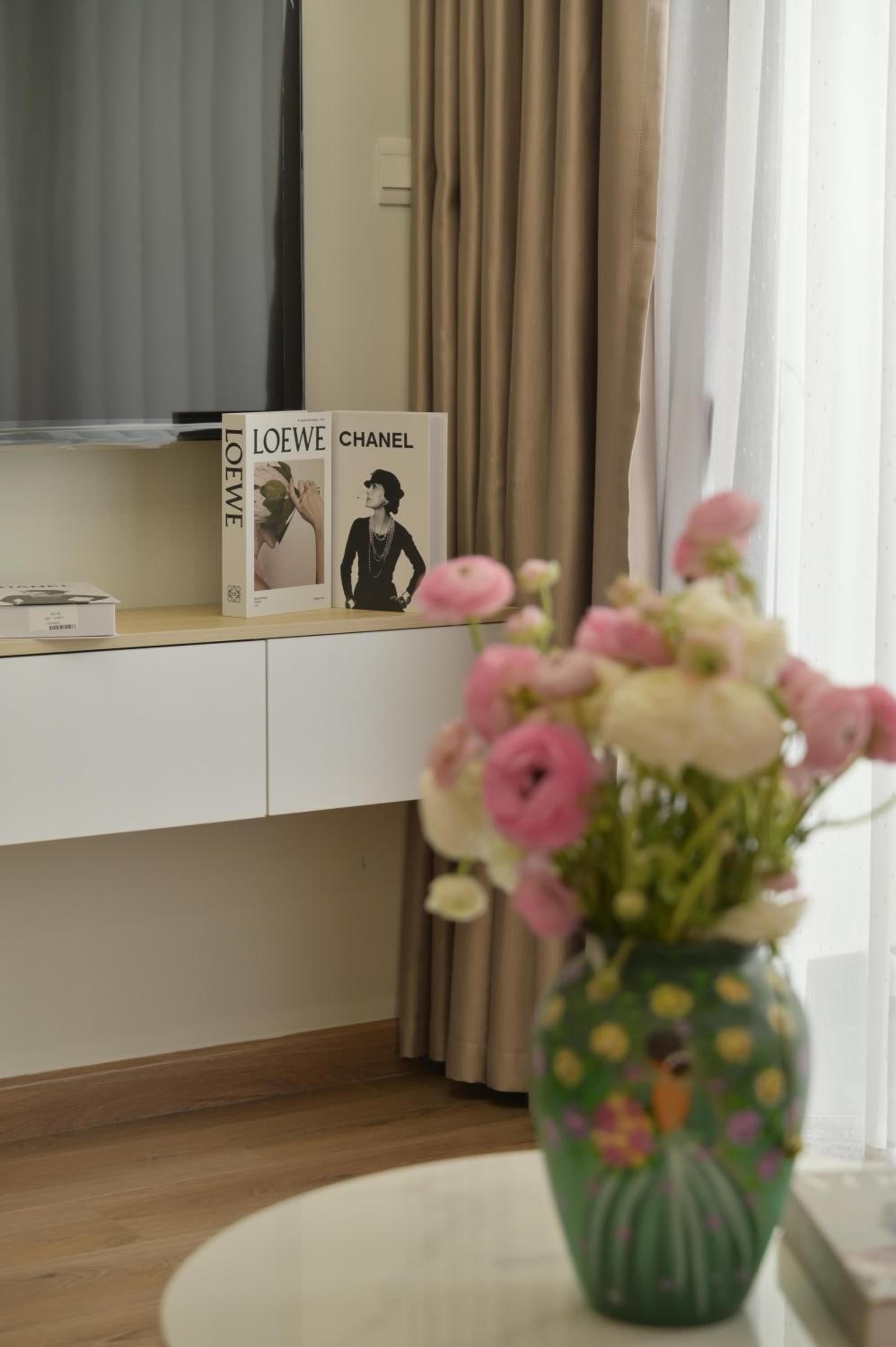 Luxury I3 Smart City 2bed2wc view góc bể bơi