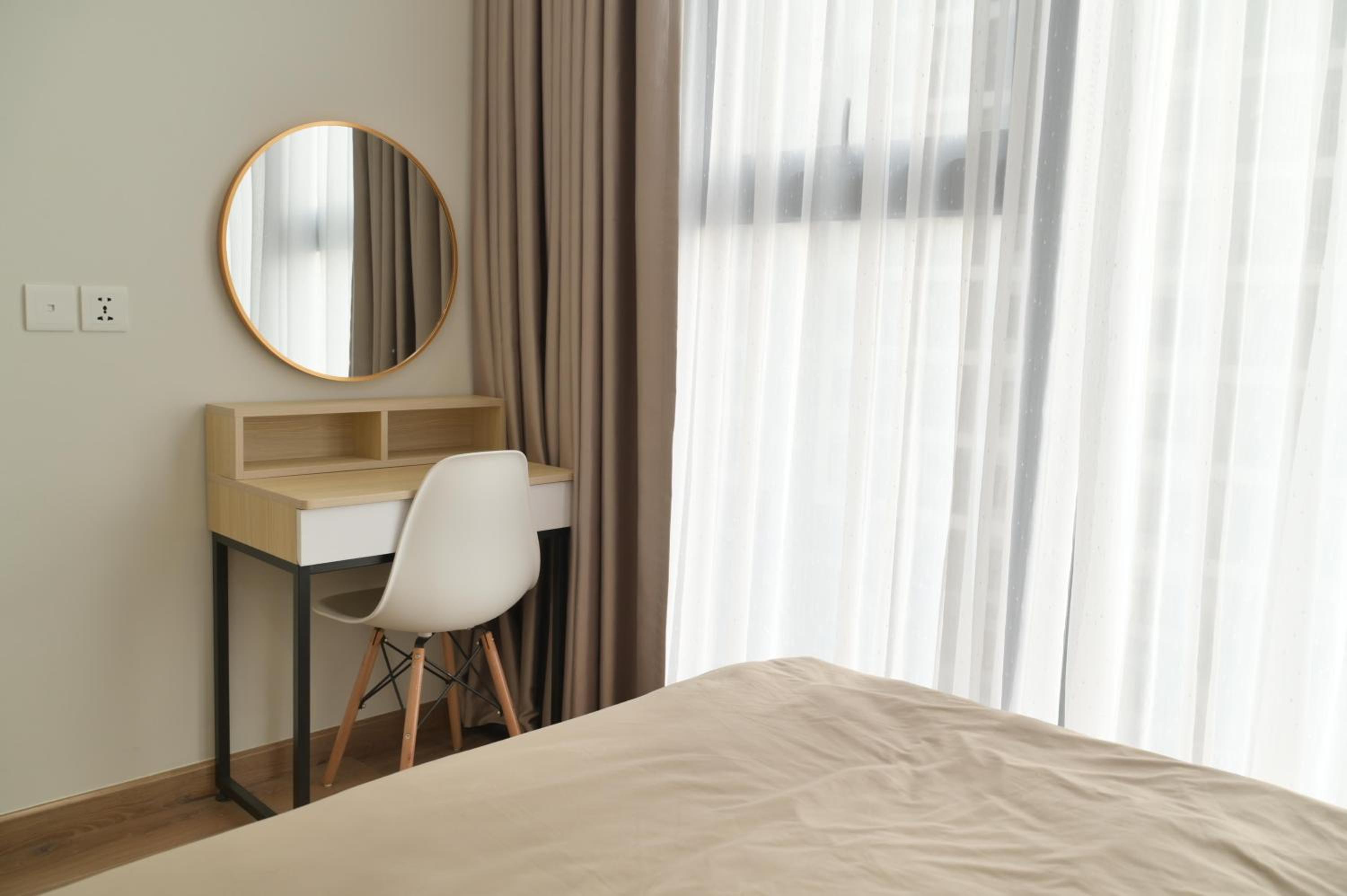 Luxury I3 Smart City 2bed2wc view góc bể bơi
