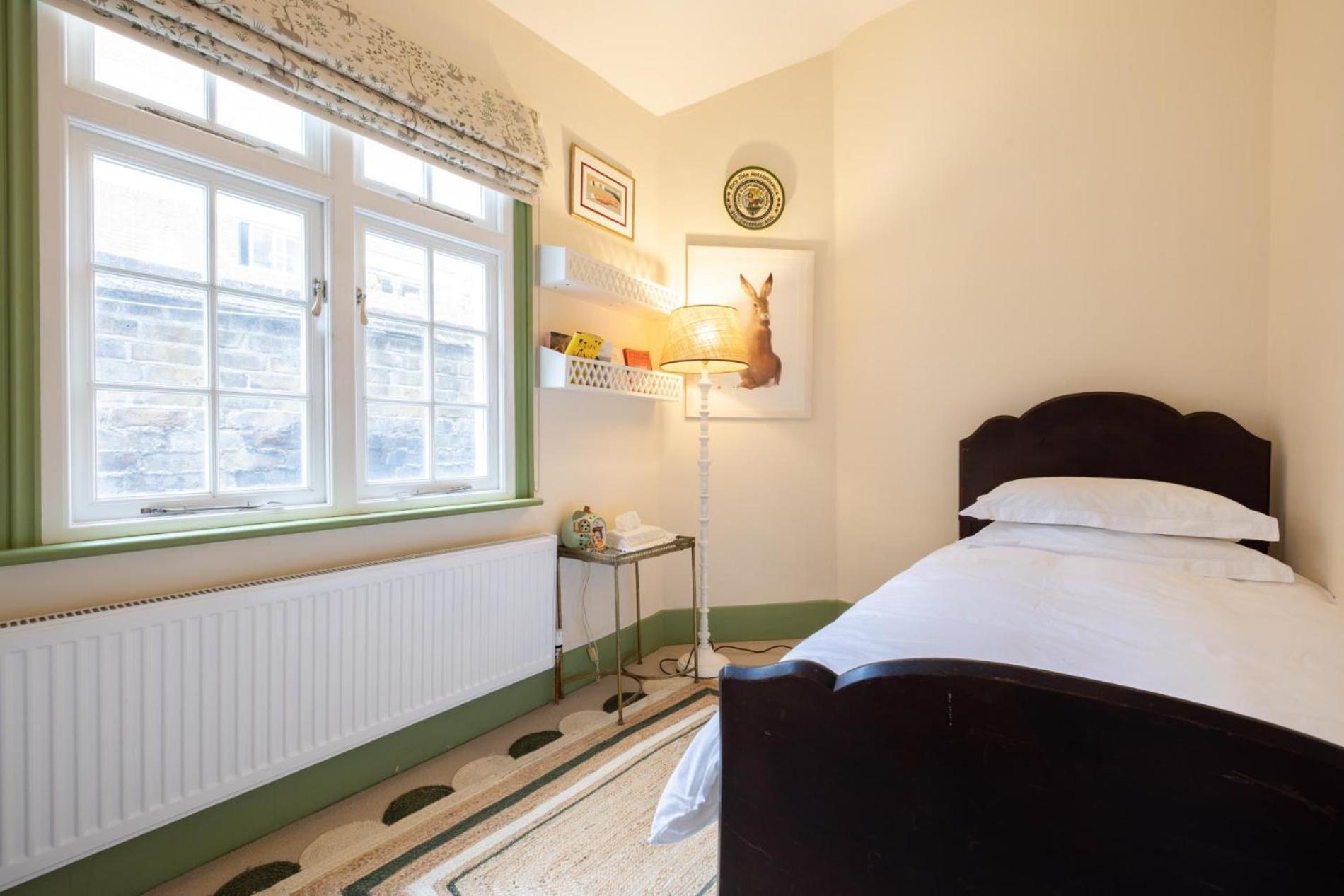 Traditional Treasure – 3 Bedroom Home by Hyde Park
