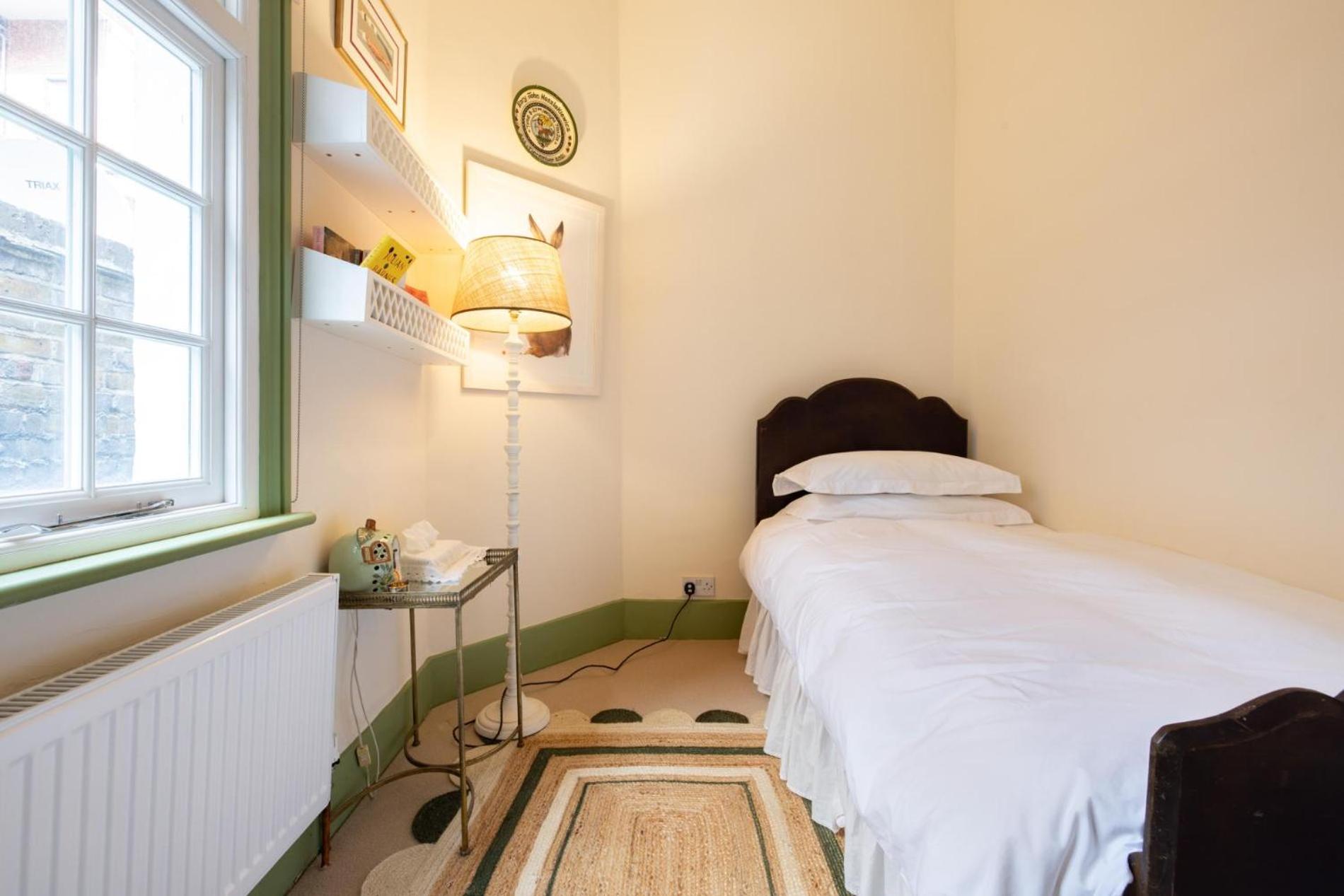 Traditional Treasure – 3 Bedroom Home by Hyde Park