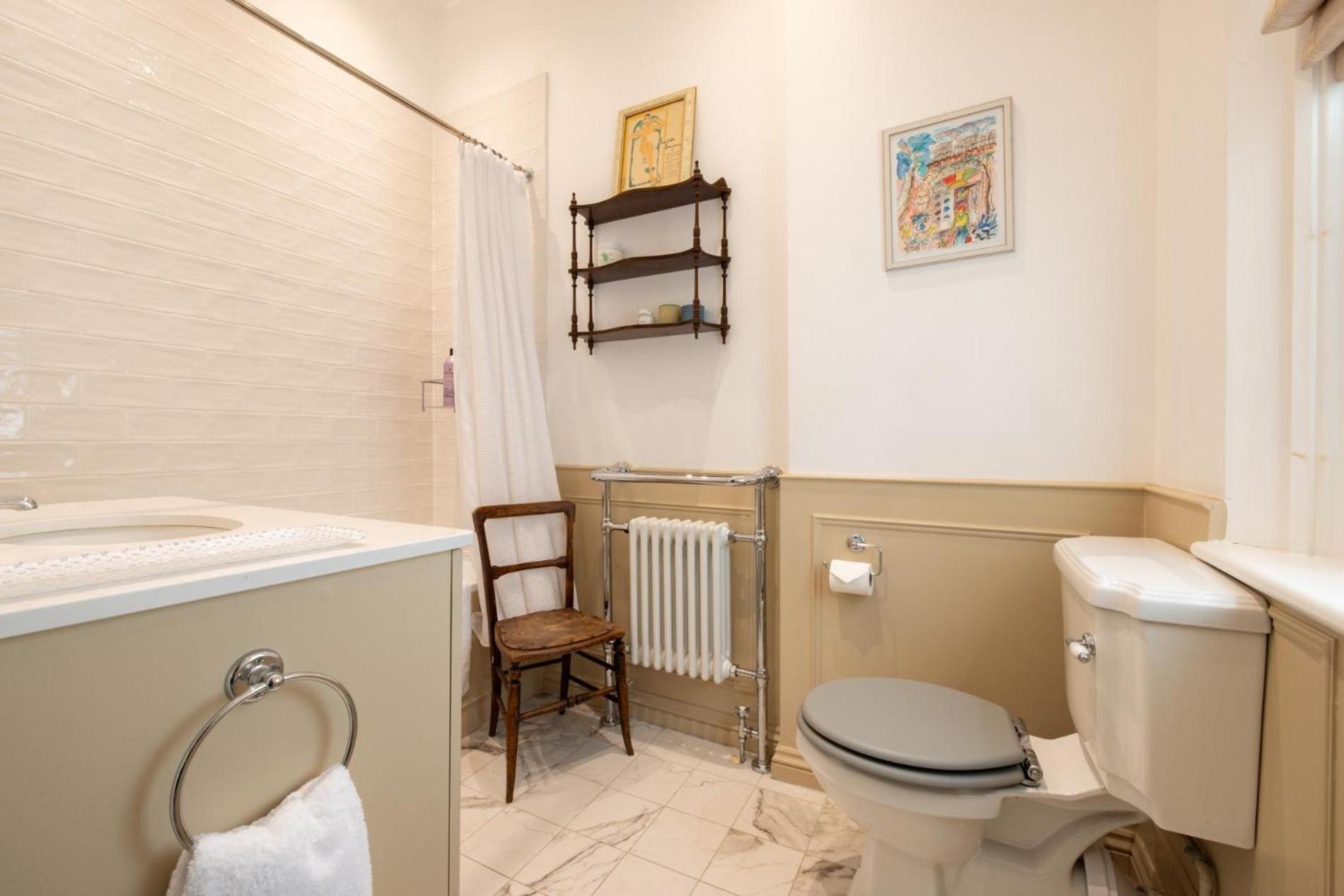 Traditional Treasure – 3 Bedroom Home by Hyde Park