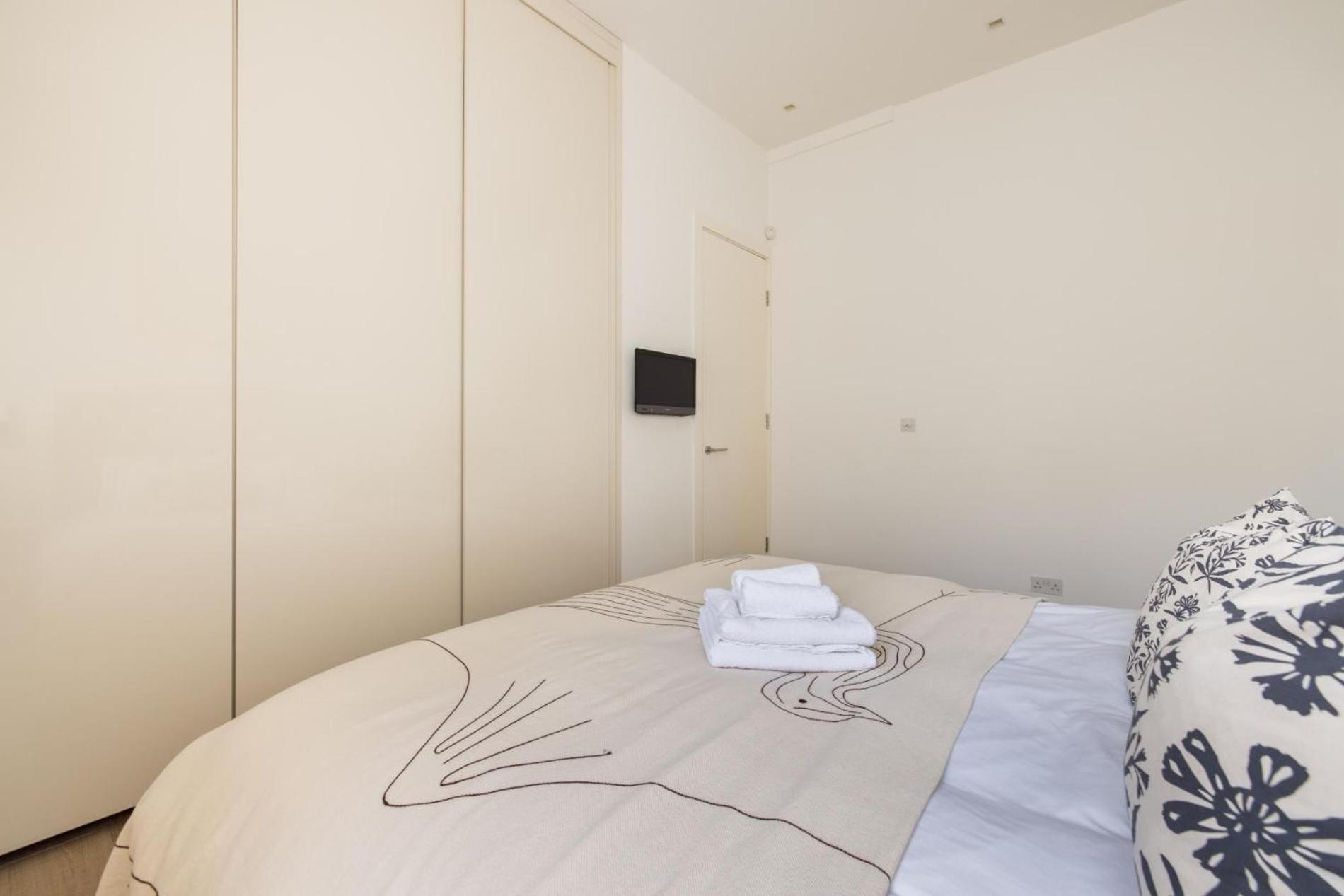 Calm Diva 2 Bedroom in Notting Hill