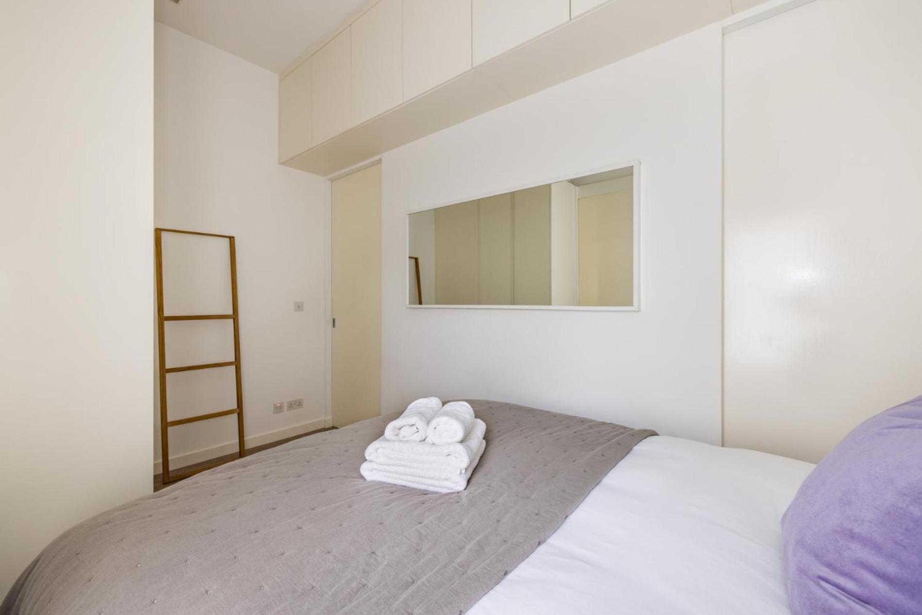 Calm Diva 2 Bedroom in Notting Hill