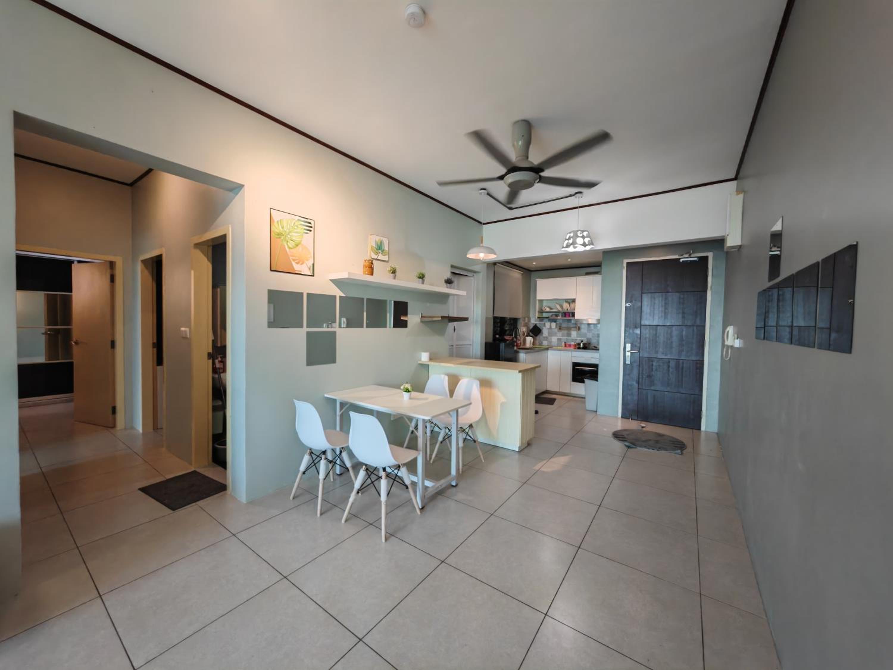 Modern Comfy Suite Room-9Pax photo 6