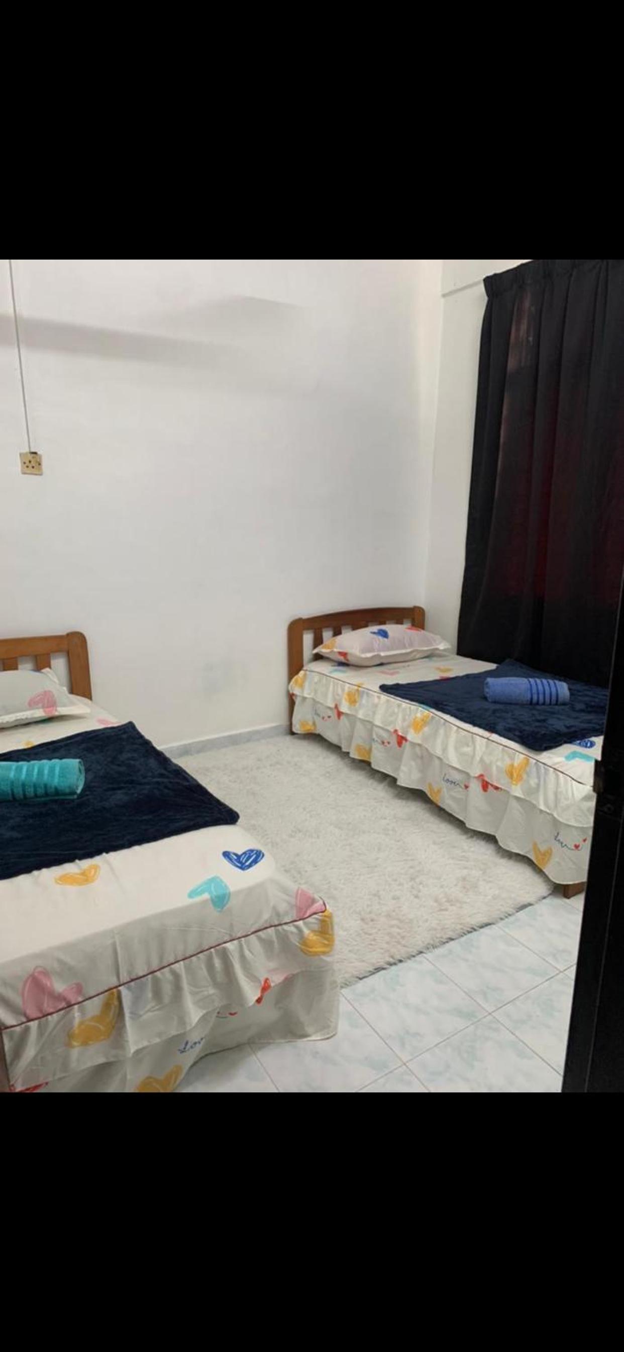 R&R HOMESTAY TAMAN HARMONI