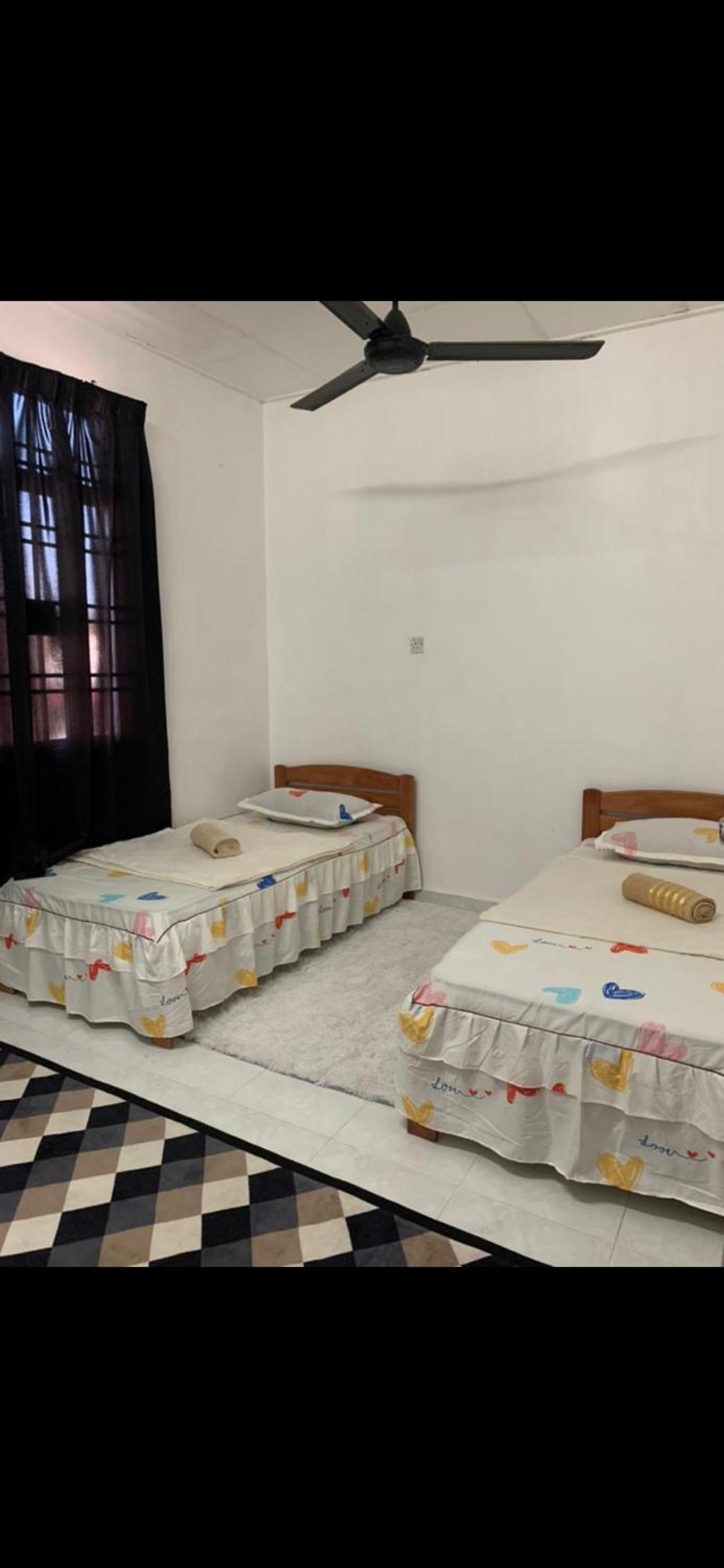 R&R HOMESTAY TAMAN HARMONI
