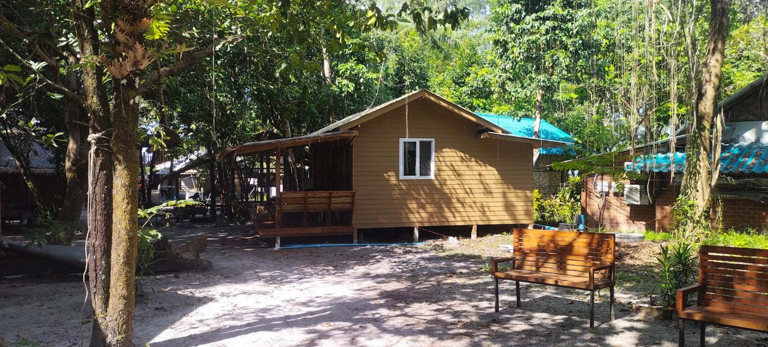 Lazy Hut