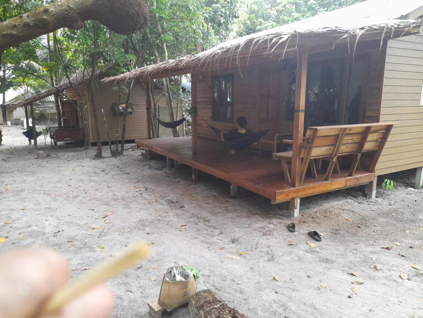 Lazy Hut