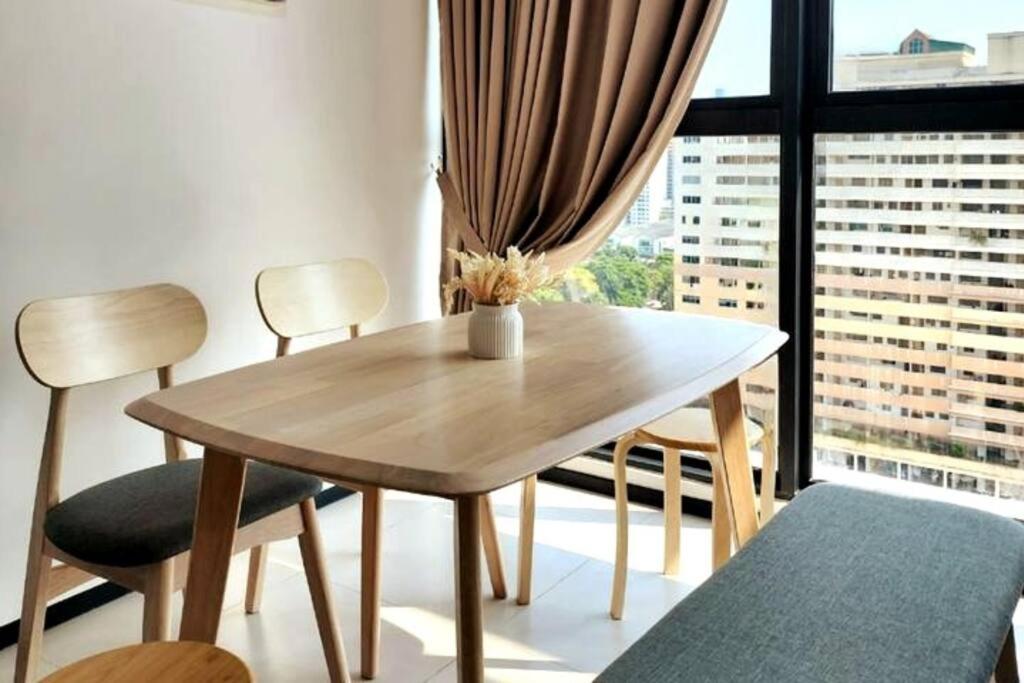 Urban Muji Retreat Suites #3BR #2carparks photo 2