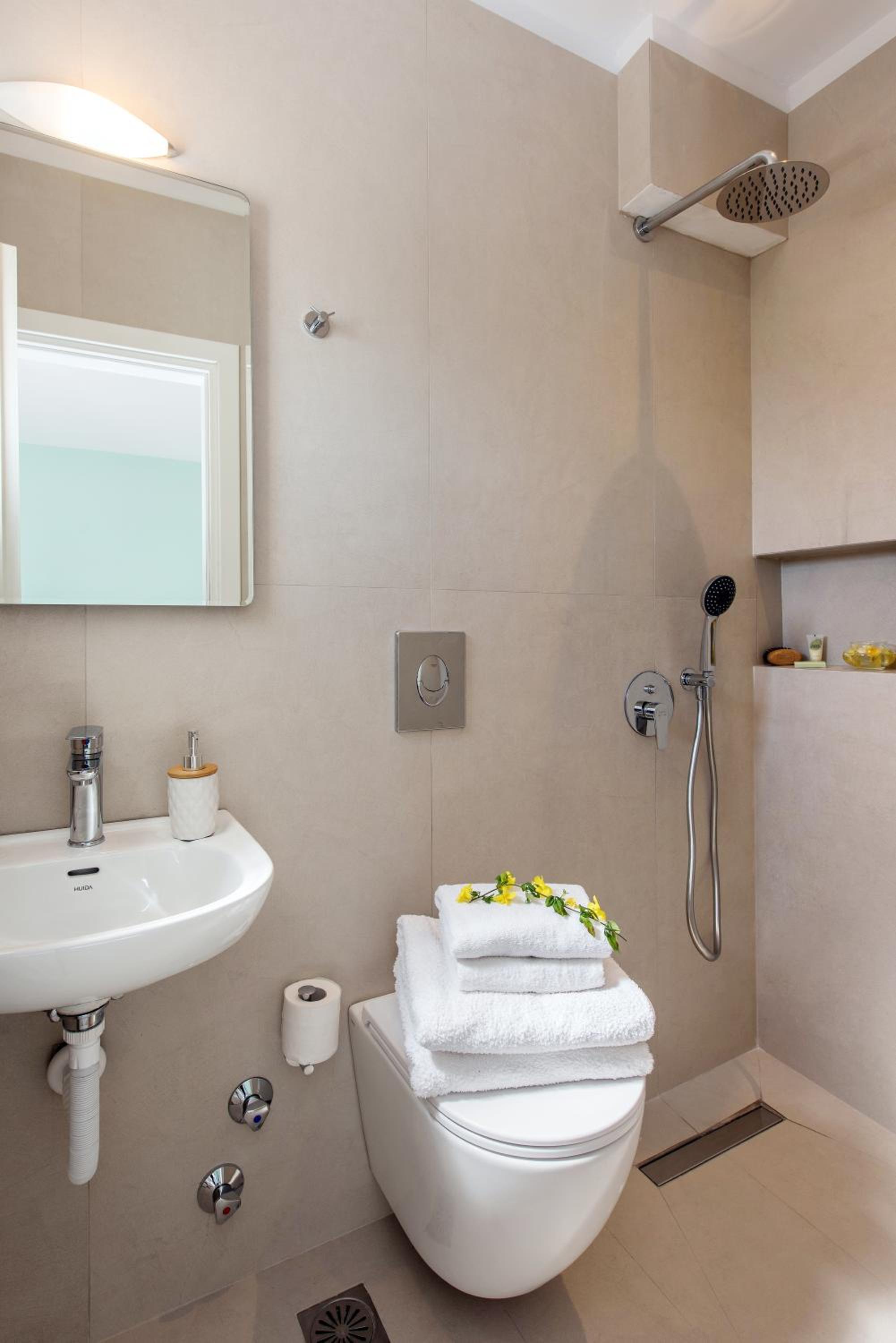 NiSea Apartments