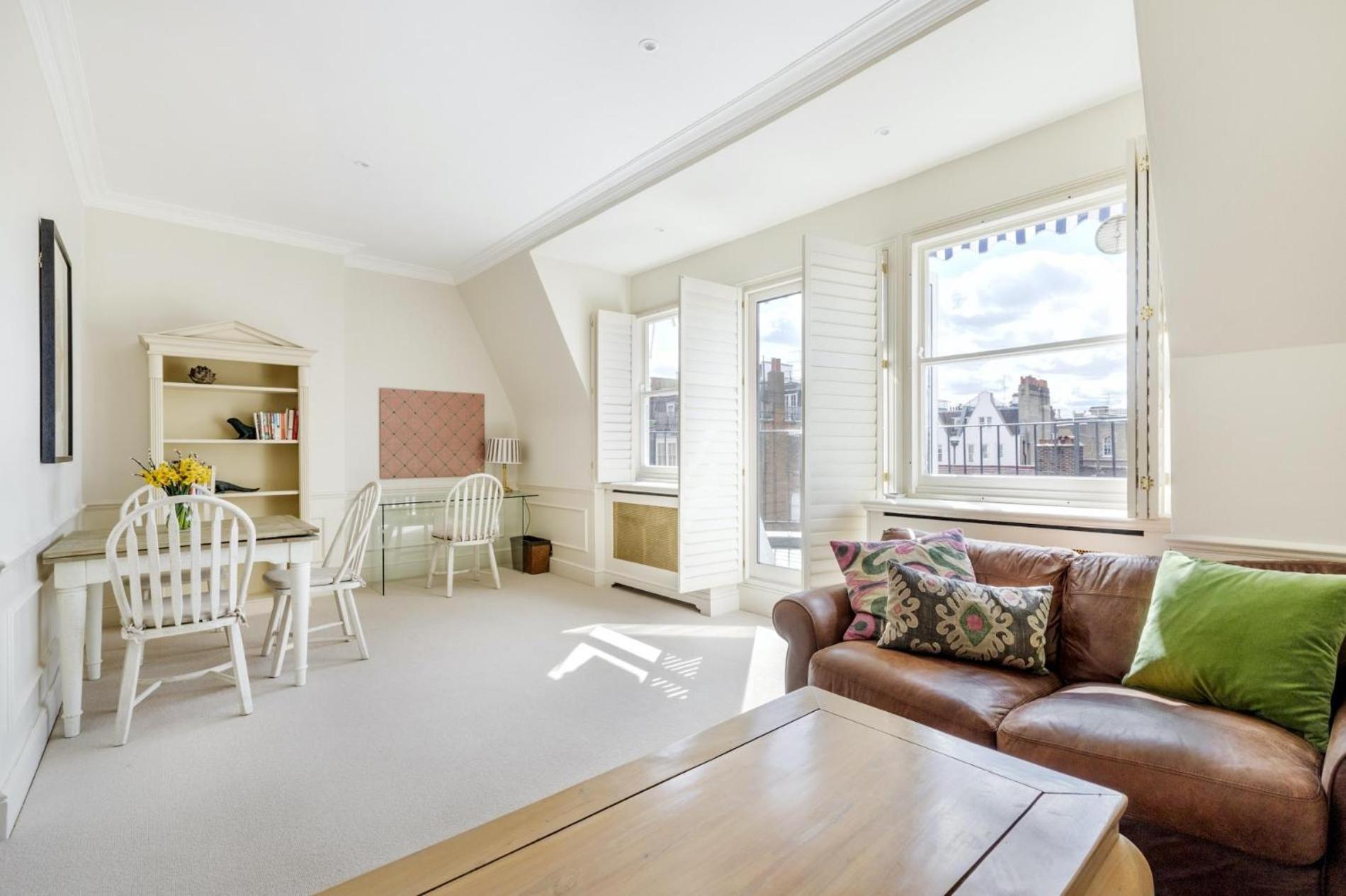 The Baby's Breath 2 bedroom with Patio in Chelsea