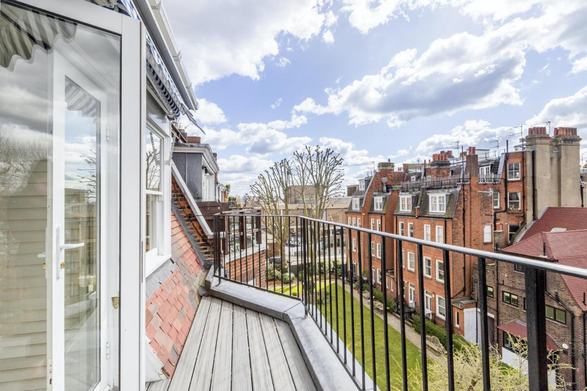 The Baby's Breath 2 bedroom with Patio in Chelsea
