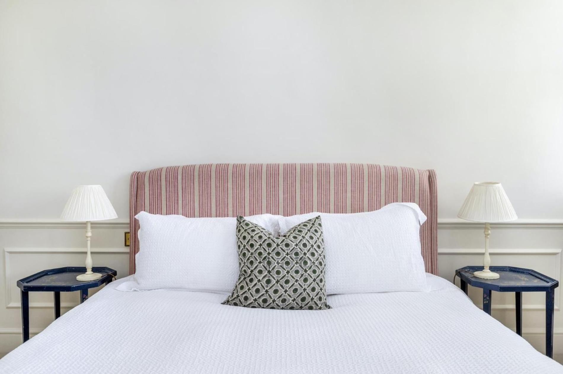 The Baby's Breath 2 bedroom with Patio in Chelsea