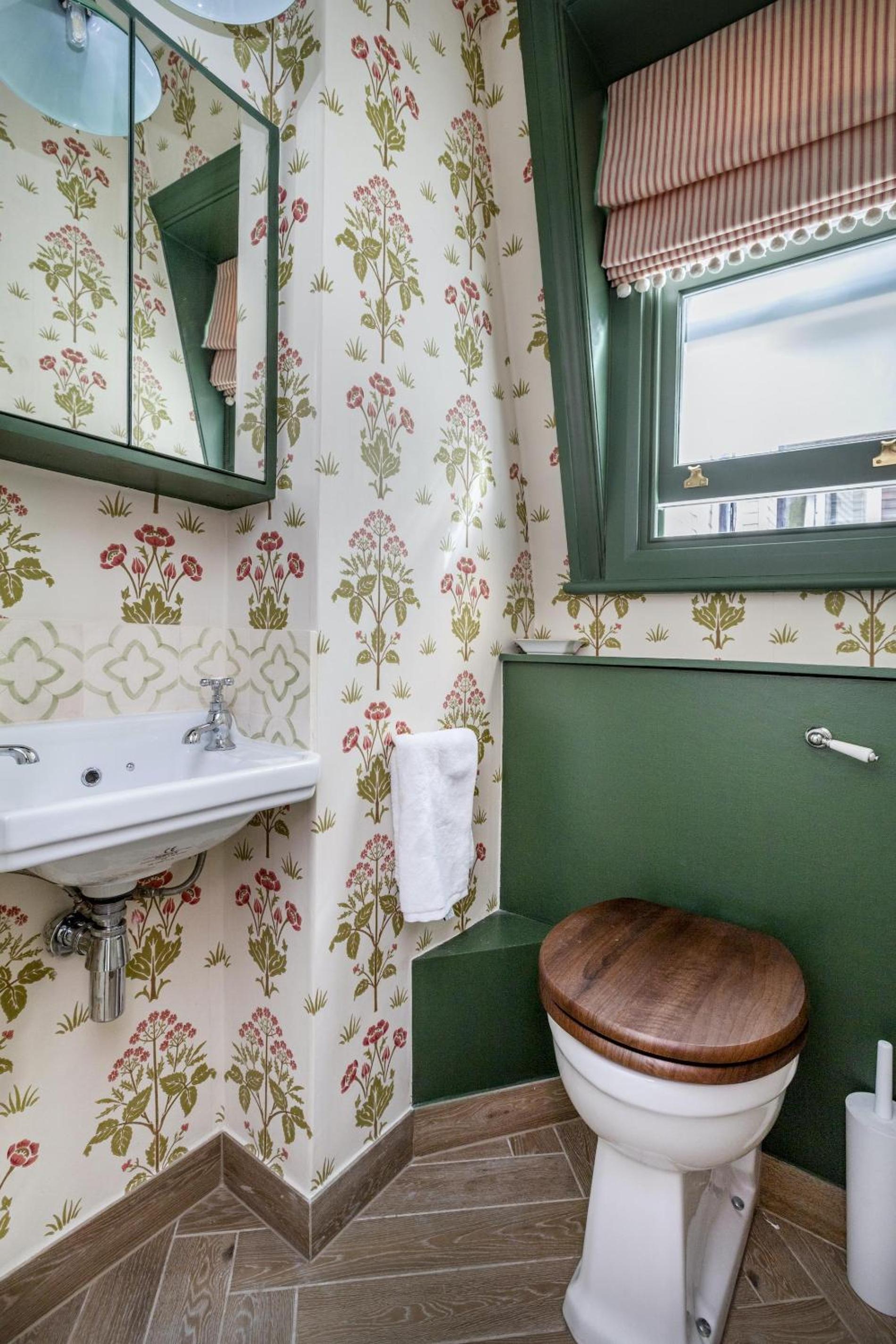 The Baby's Breath 2 bedroom with Patio in Chelsea