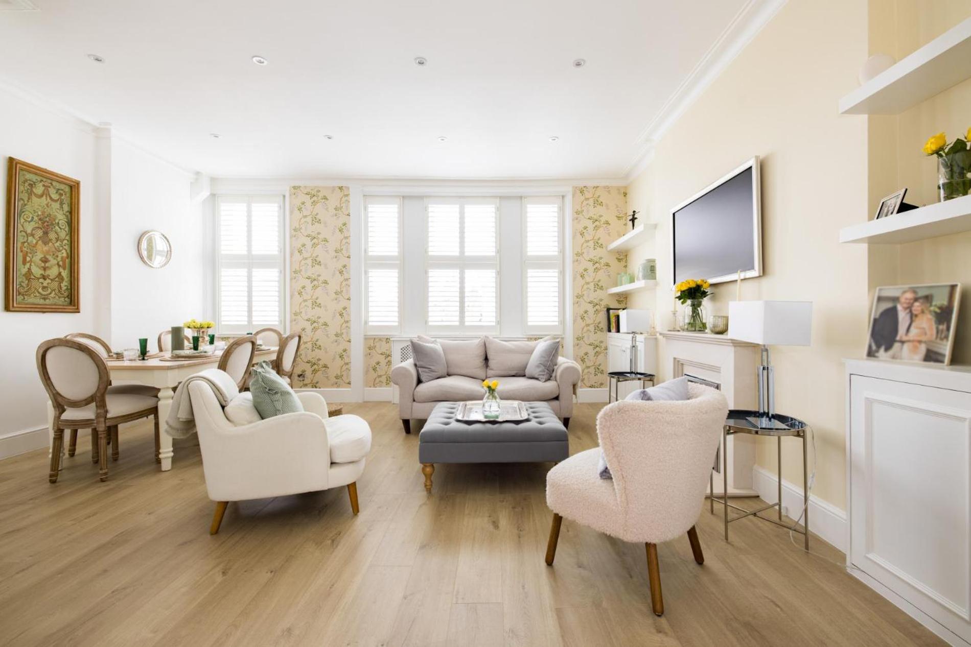 The Montagu – 2 Bedrooms with Terrace in Kensington