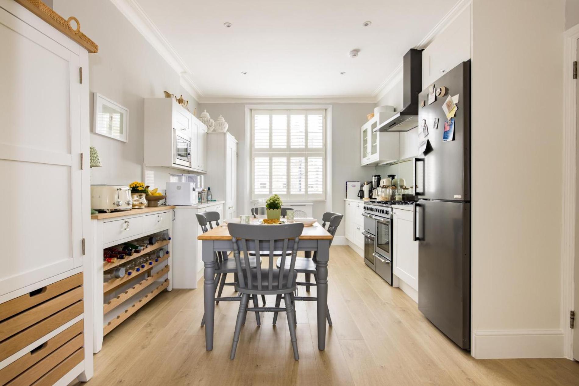 The Montagu – 2 Bedrooms with Terrace in Kensington
