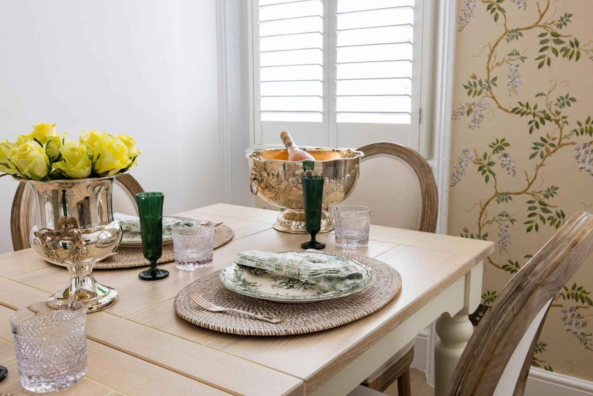 The Montagu – 2 Bedrooms with Terrace in Kensington