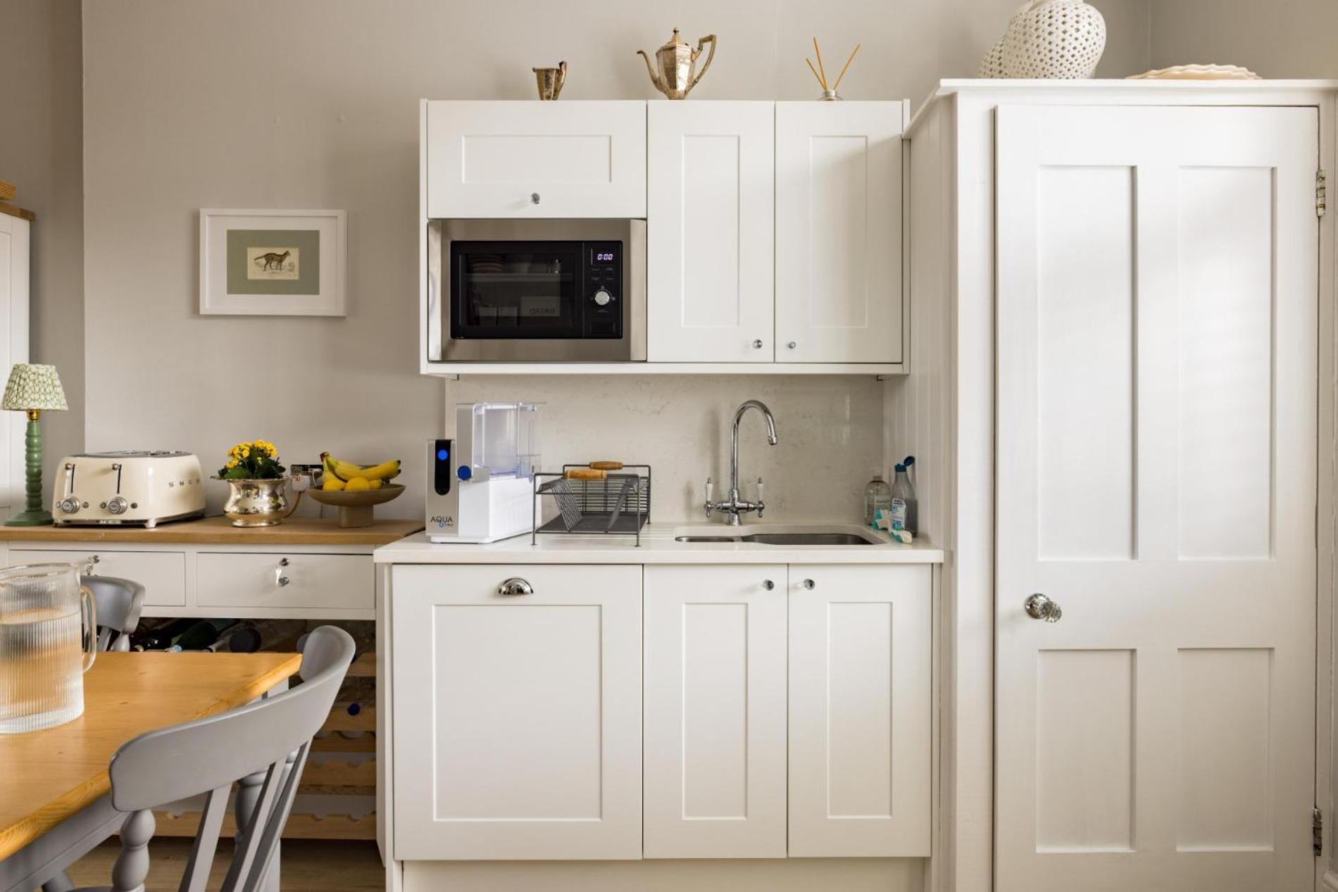 The Montagu – 2 Bedrooms with Terrace in Kensington
