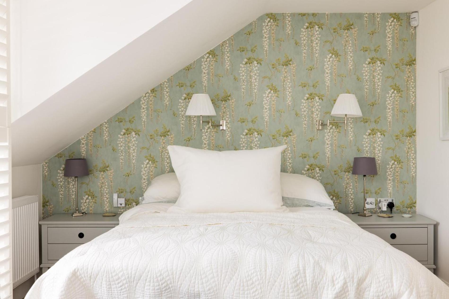 The Montagu – 2 Bedrooms with Terrace in Kensington