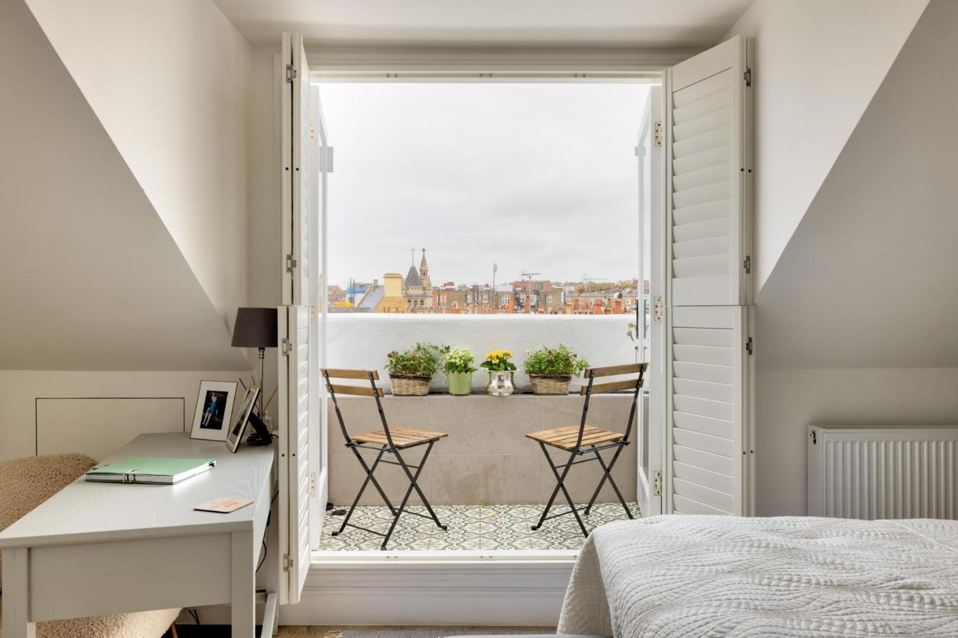 The Montagu – 2 Bedrooms with Terrace in Kensington