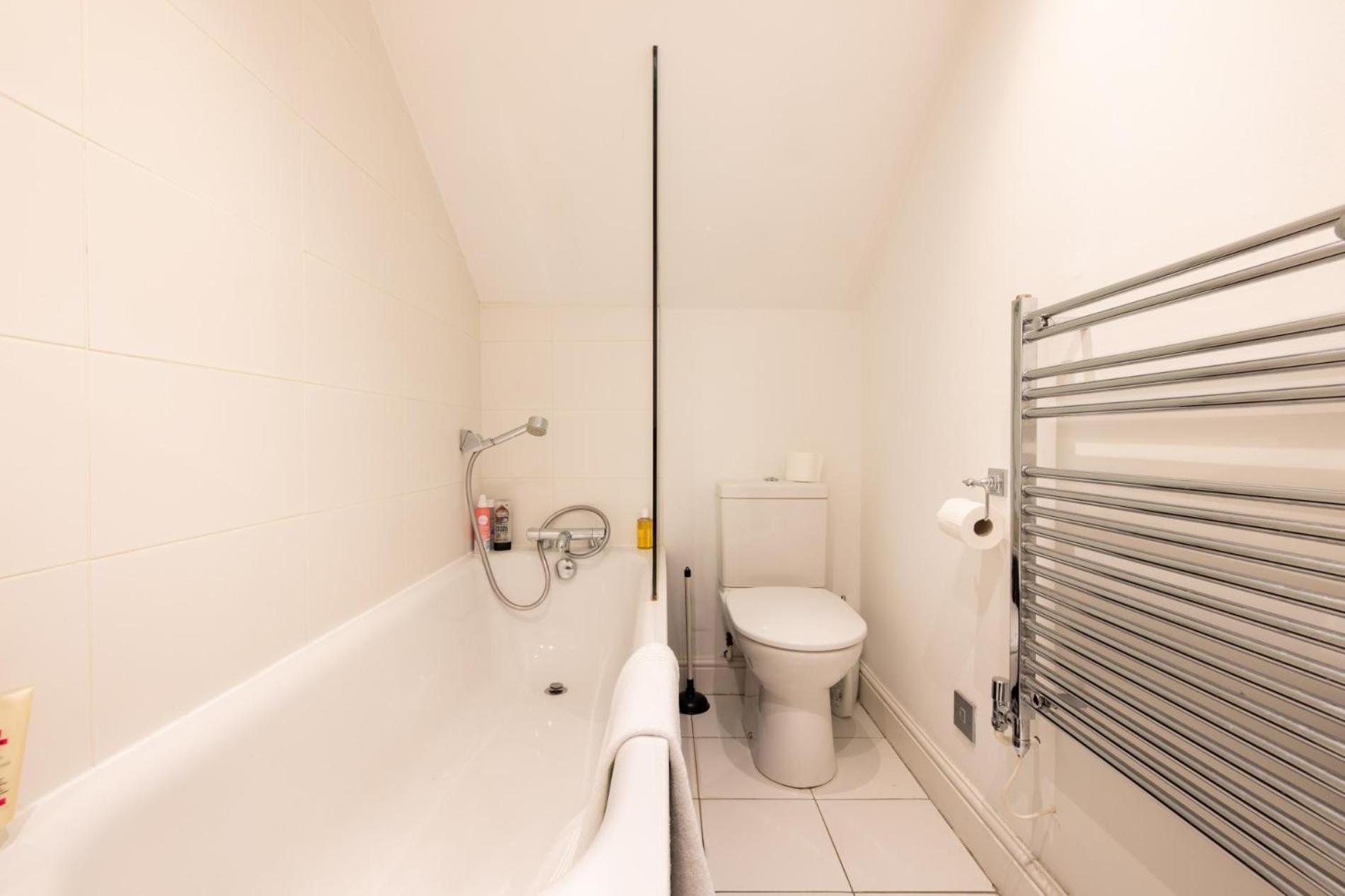 The Montagu – 2 Bedrooms with Terrace in Kensington