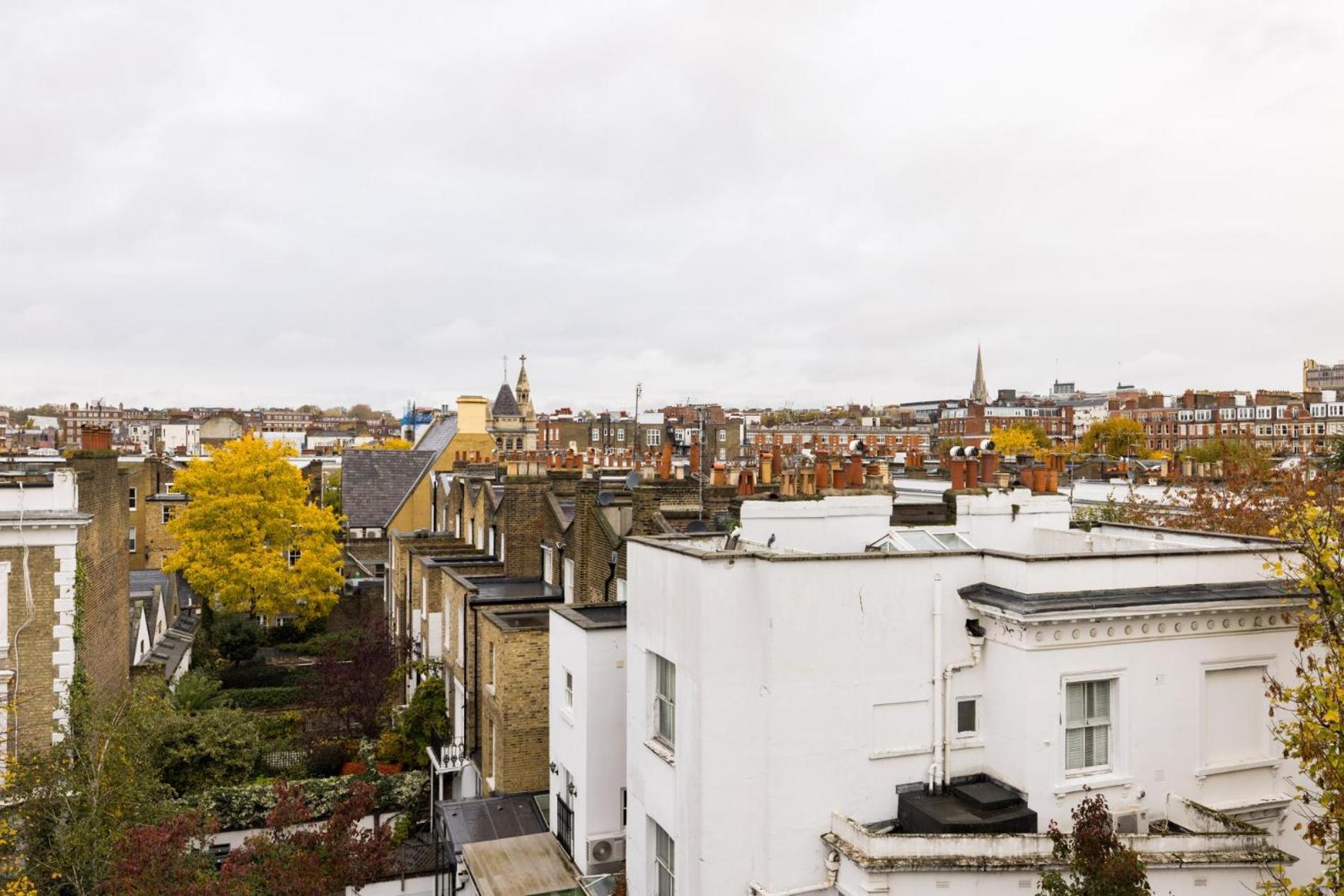 The Montagu – 2 Bedrooms with Terrace in Kensington