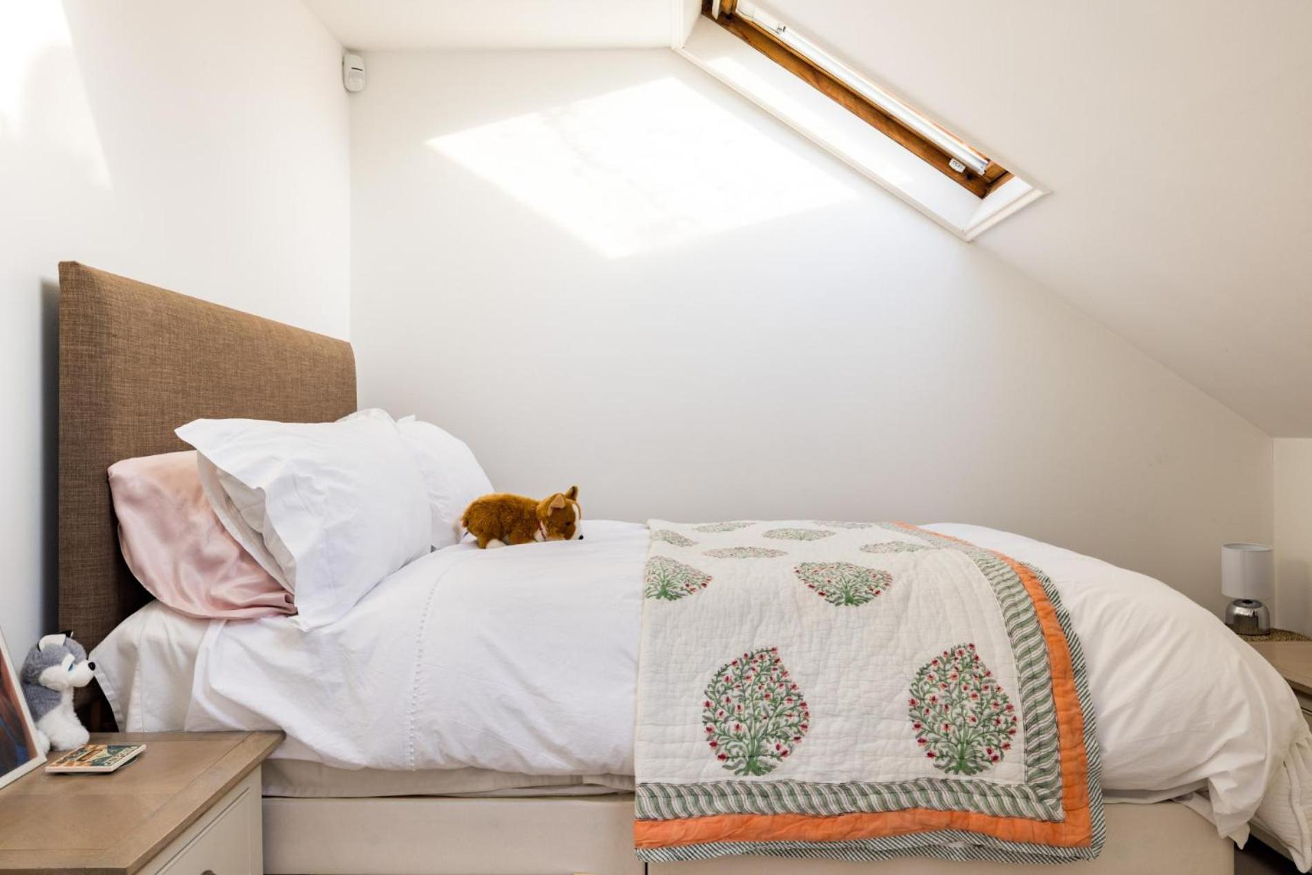 The Montagu – 2 Bedrooms with Terrace in Kensington