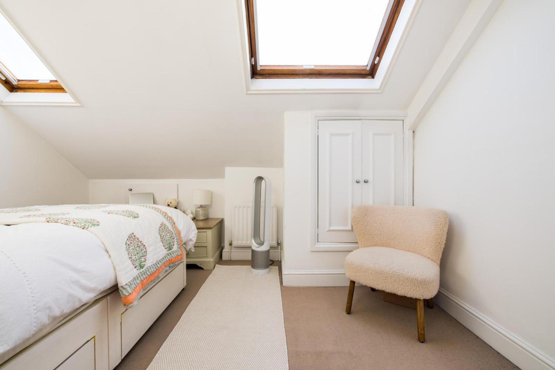 The Montagu – 2 Bedrooms with Terrace in Kensington