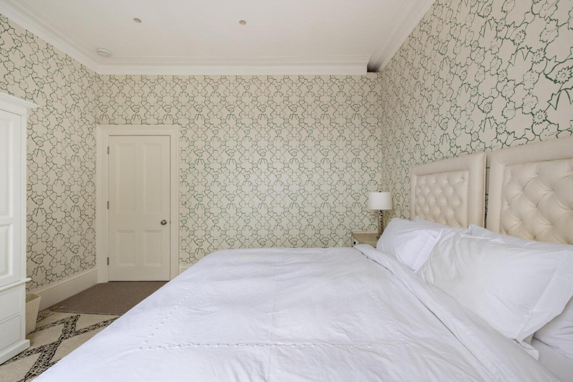 Kensington Luxury - 2 Bedrooms