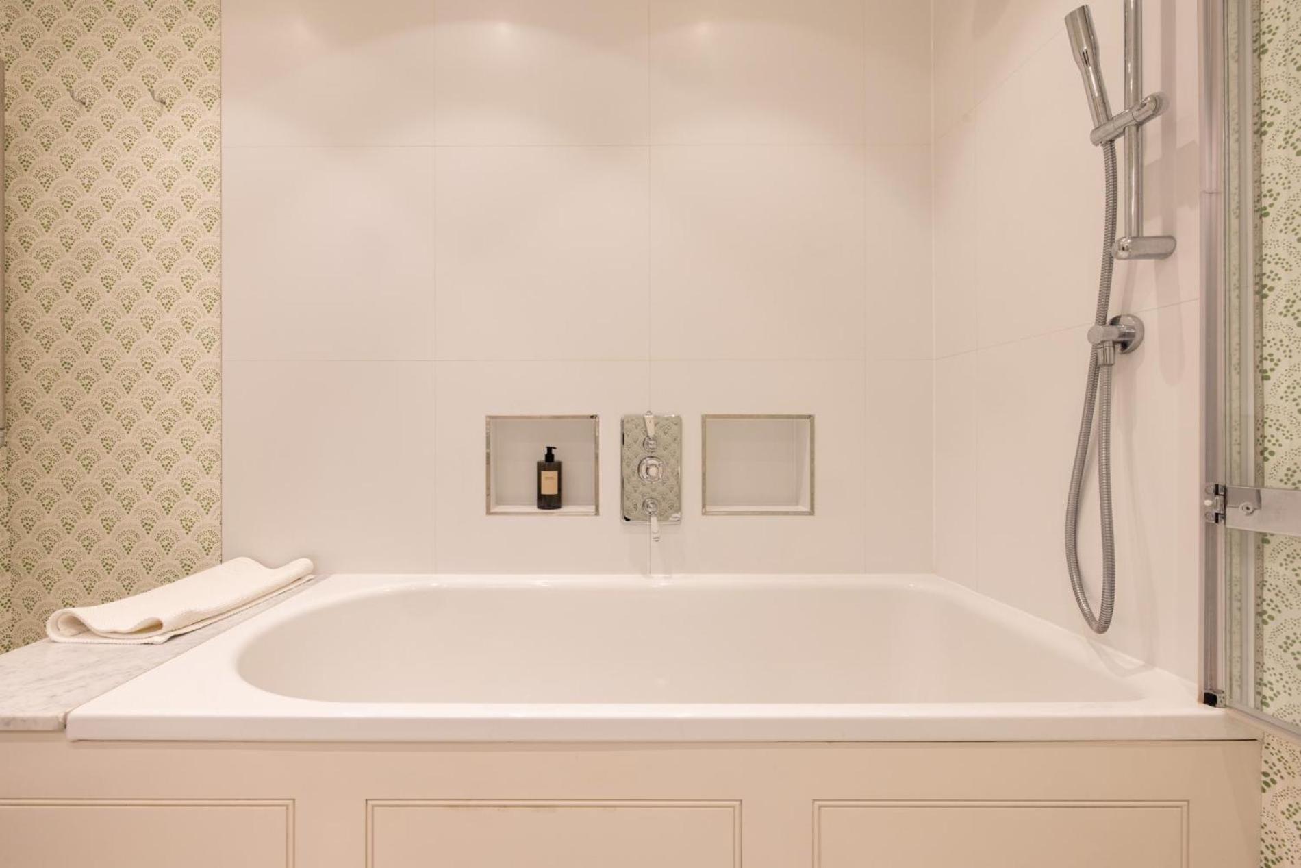 Kensington Luxury - 2 Bedrooms