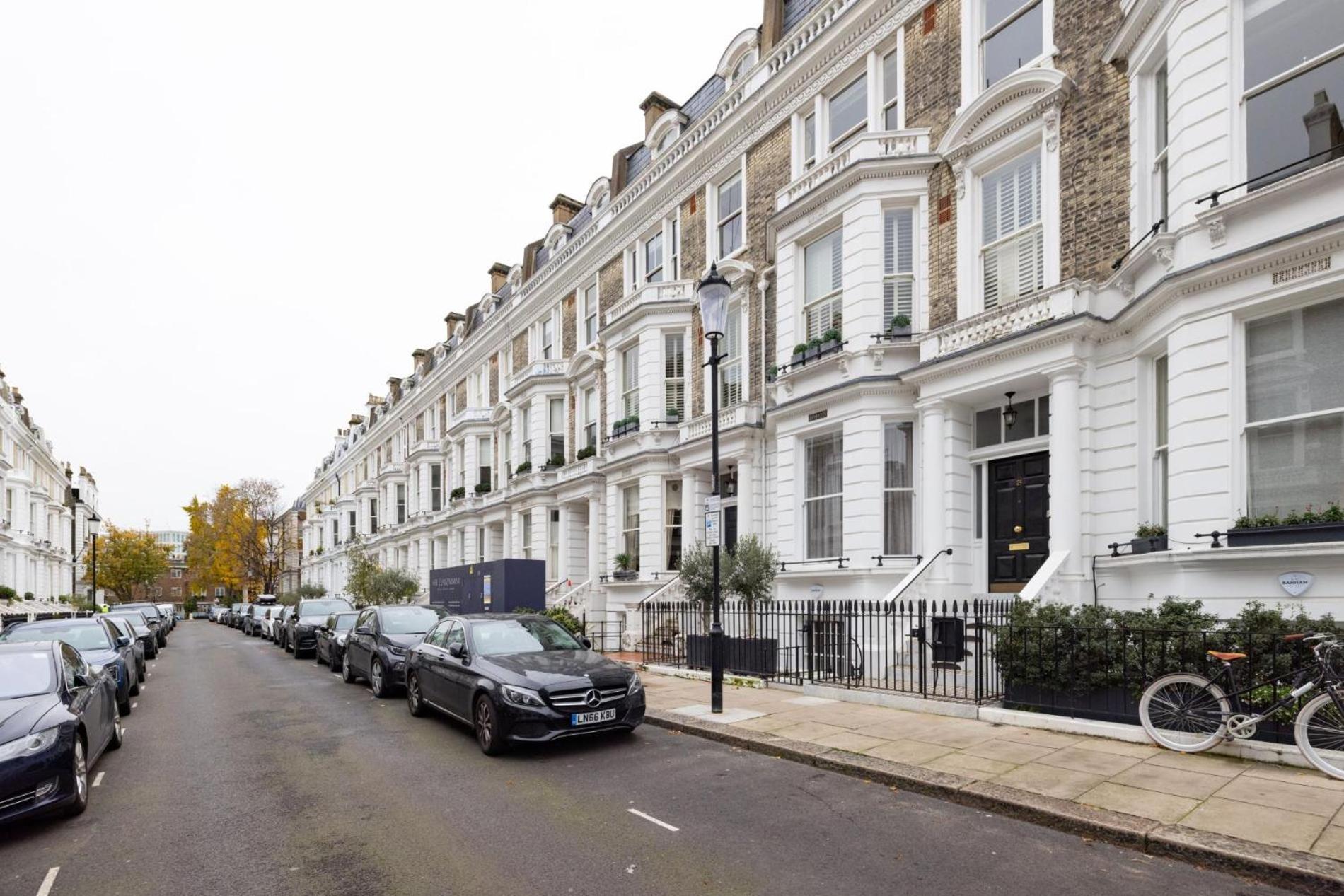 Kensington Luxury - 2 Bedrooms