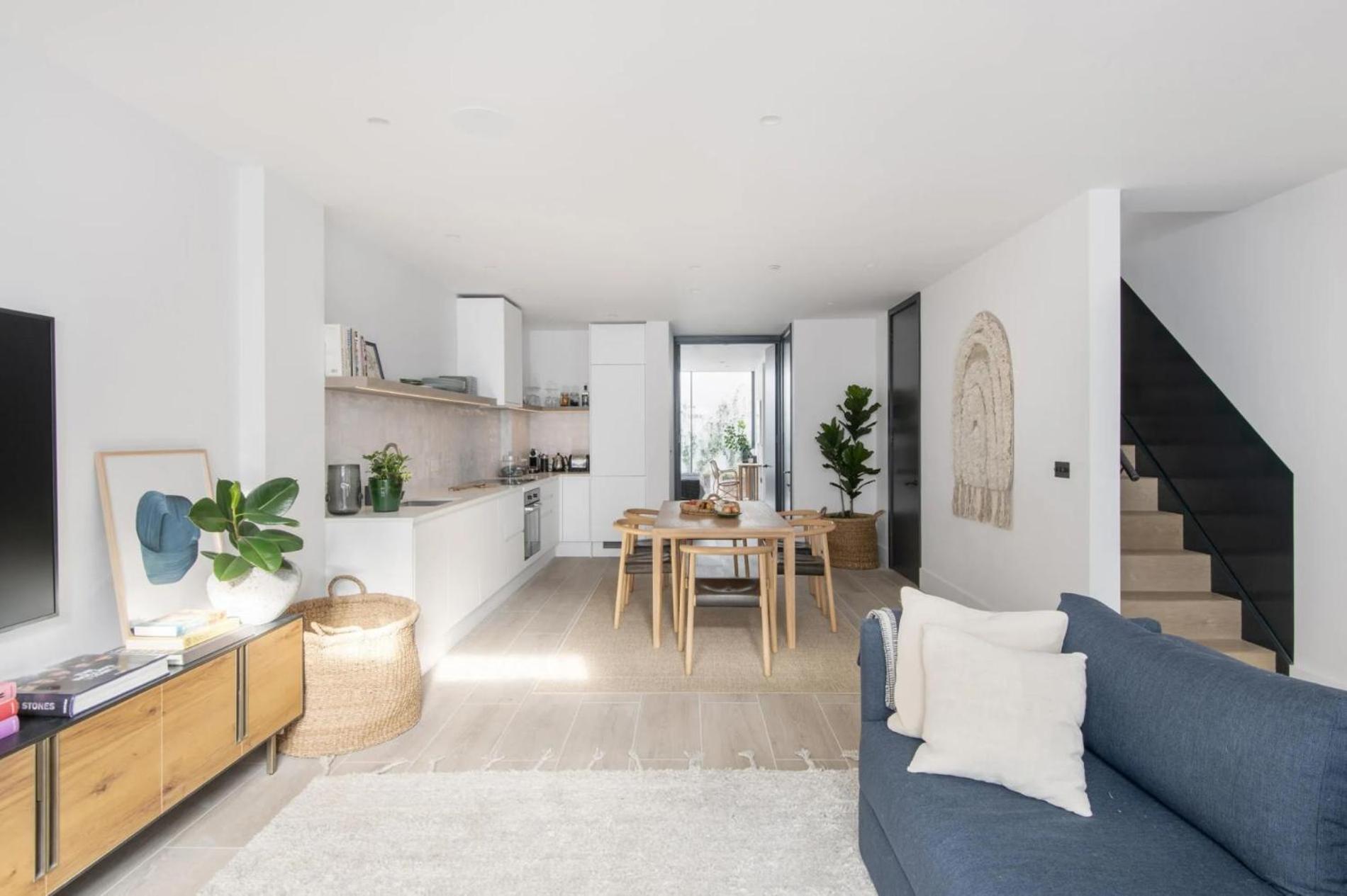 Tranquil Oasis – 2 Bedroom Flat by Kensington Gardens