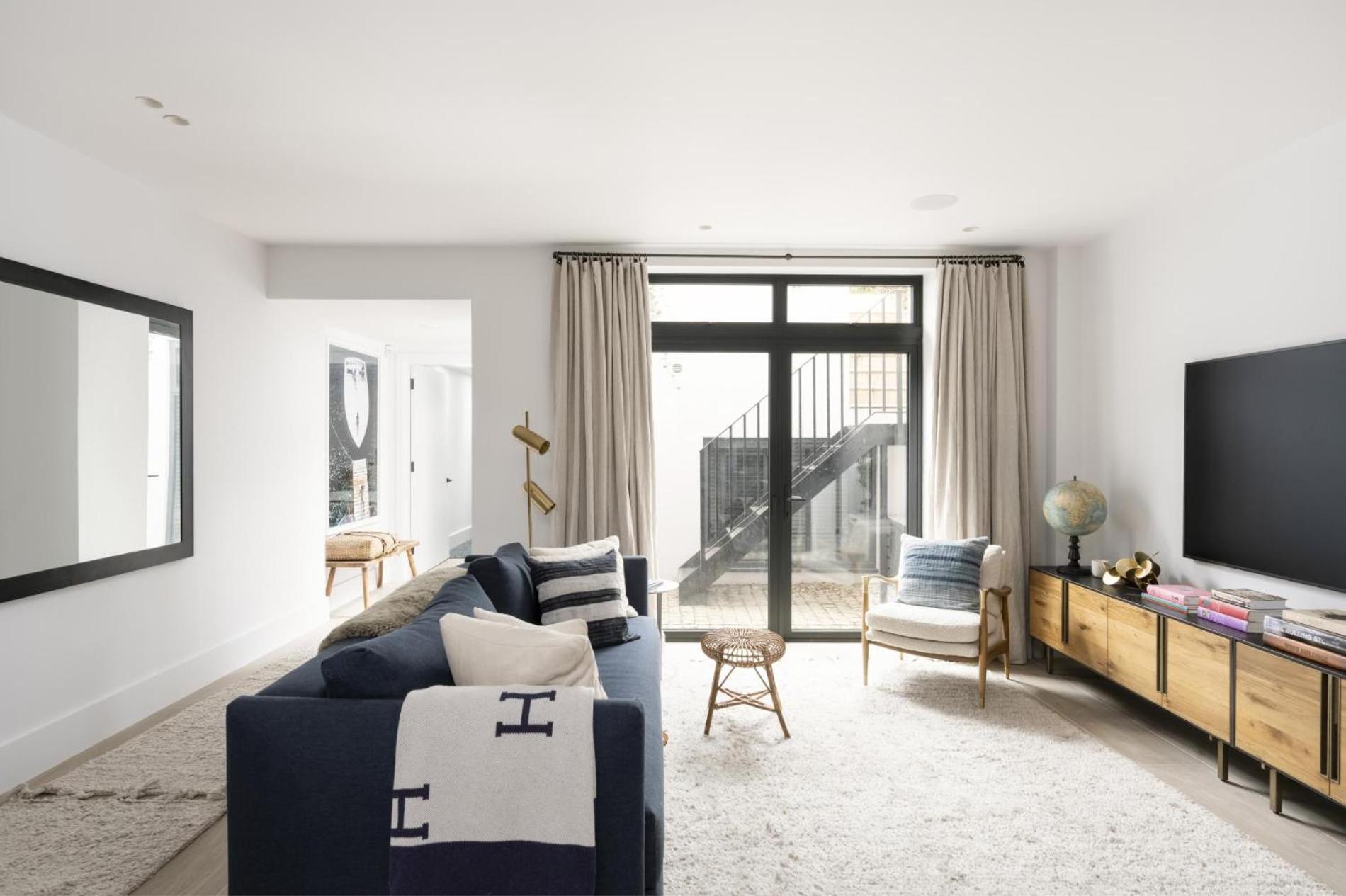 Tranquil Oasis – 2 Bedroom Flat by Kensington Gardens