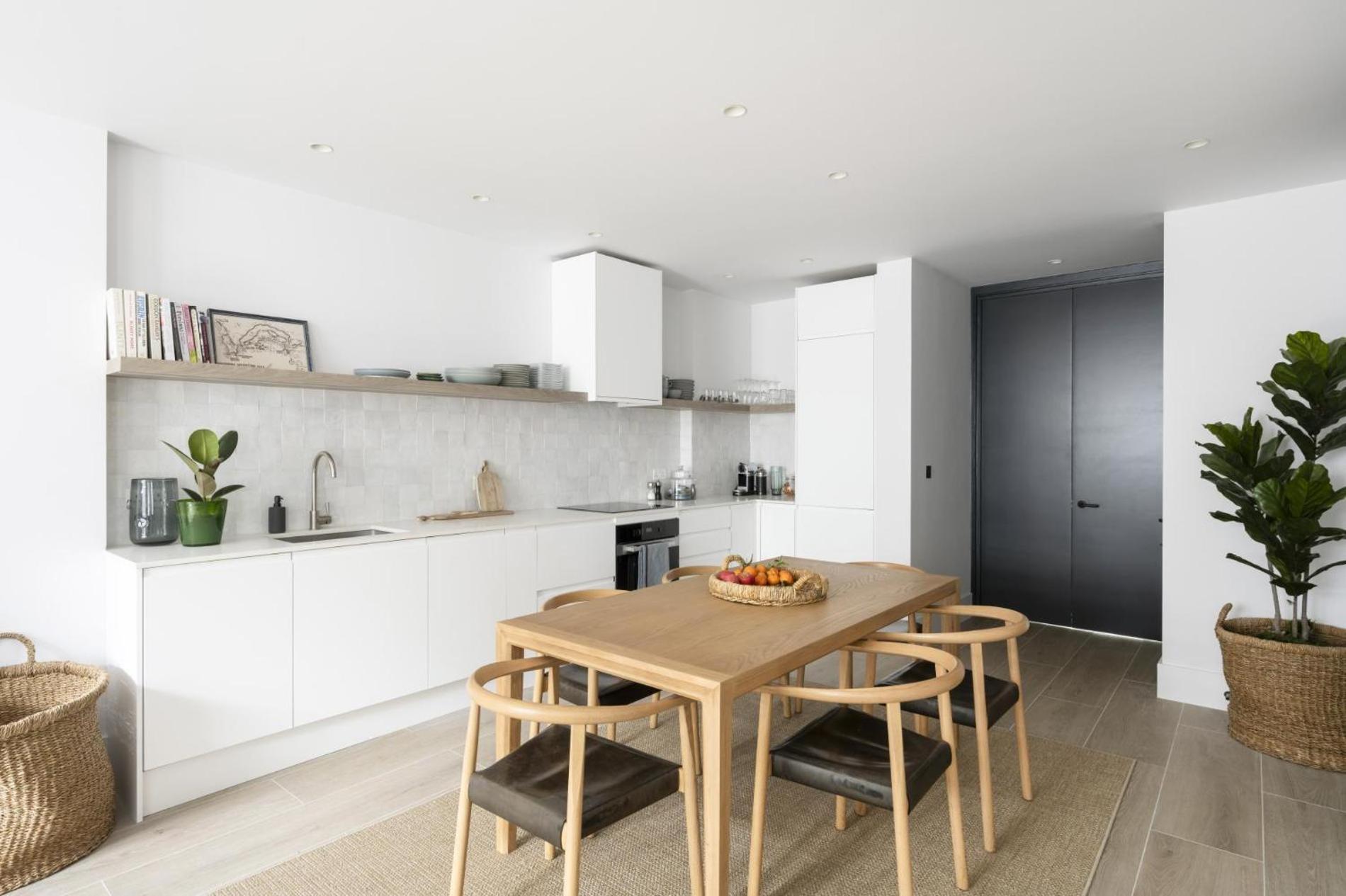 Tranquil Oasis – 2 Bedroom Flat by Kensington Gardens