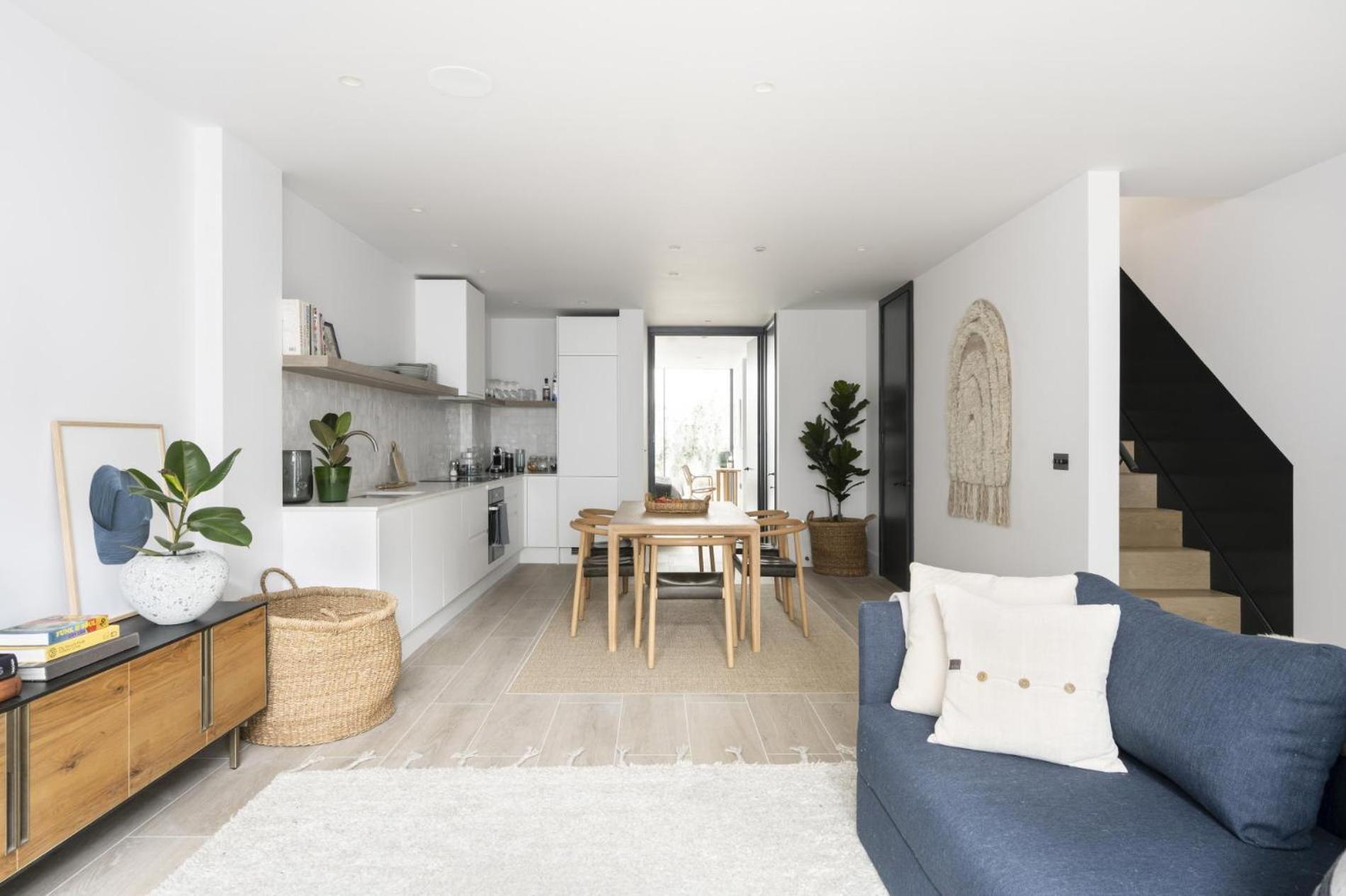 Tranquil Oasis – 2 Bedroom Flat by Kensington Gardens