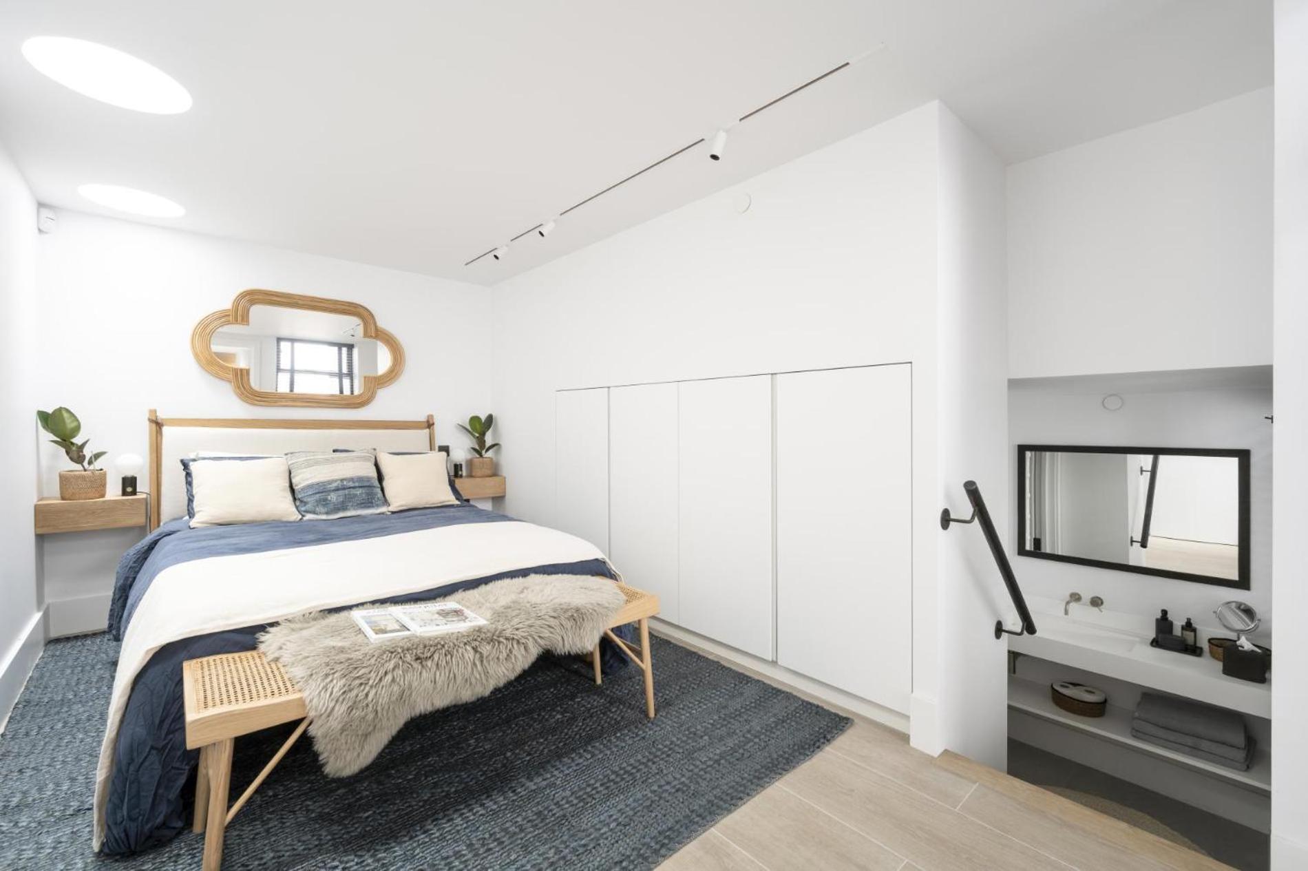 Tranquil Oasis – 2 Bedroom Flat by Kensington Gardens
