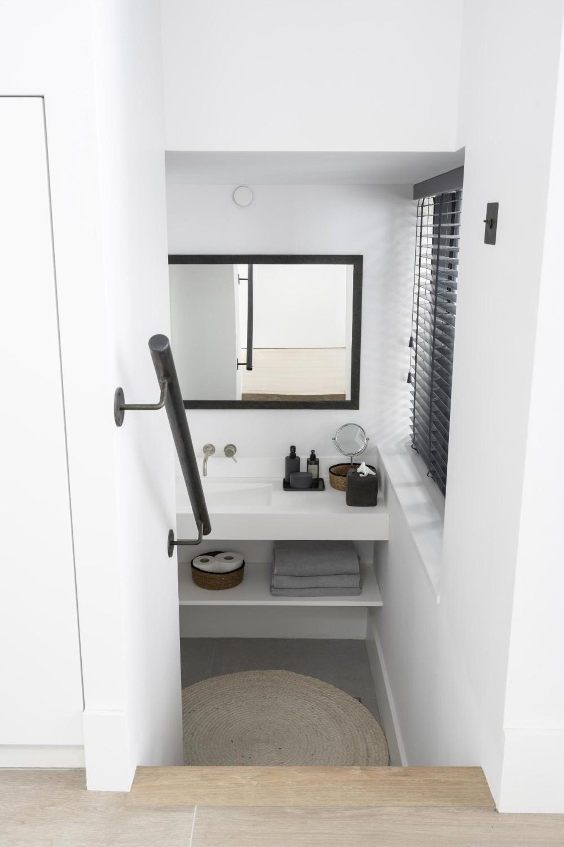 Tranquil Oasis – 2 Bedroom Flat by Kensington Gardens