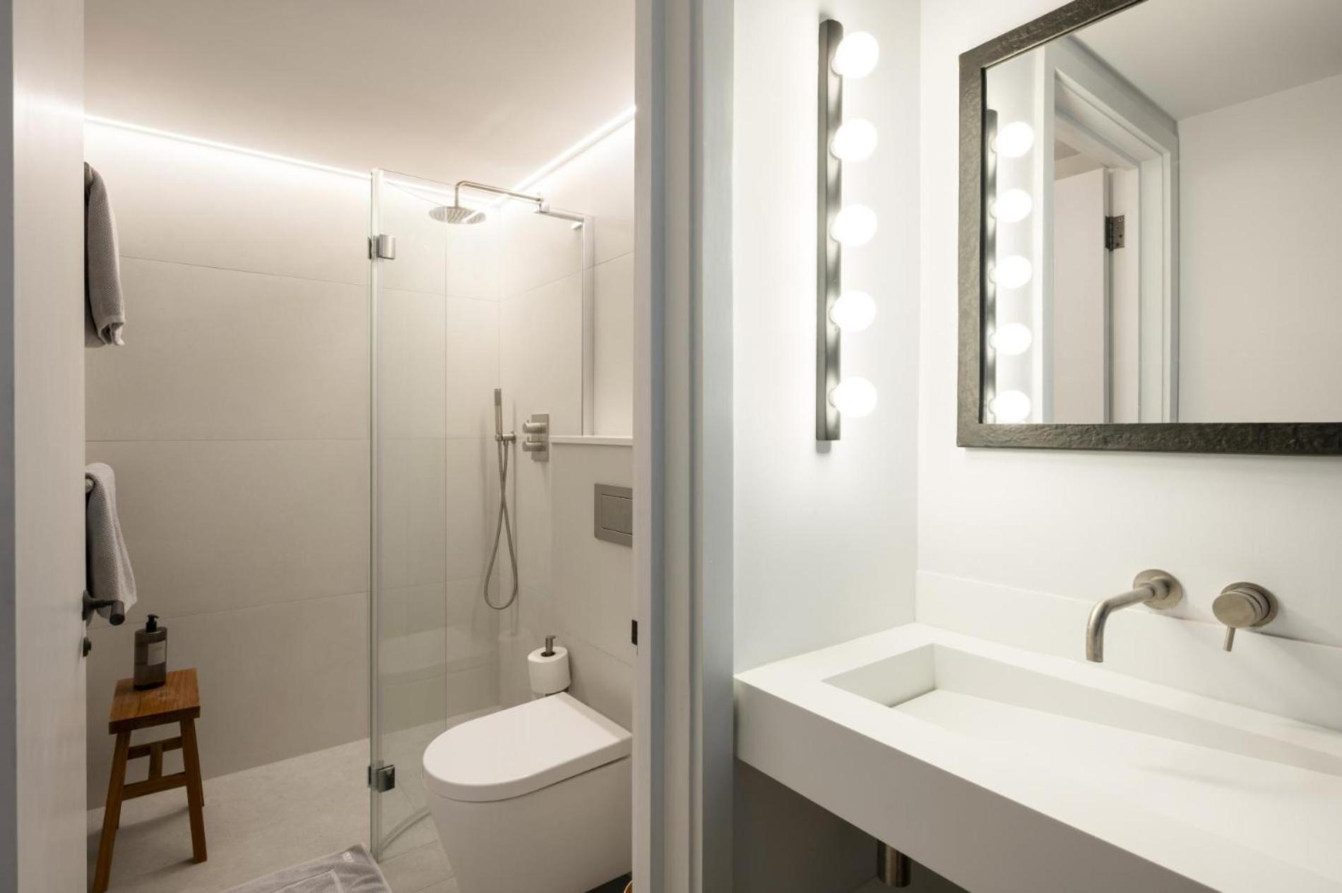 Tranquil Oasis – 2 Bedroom Flat by Kensington Gardens
