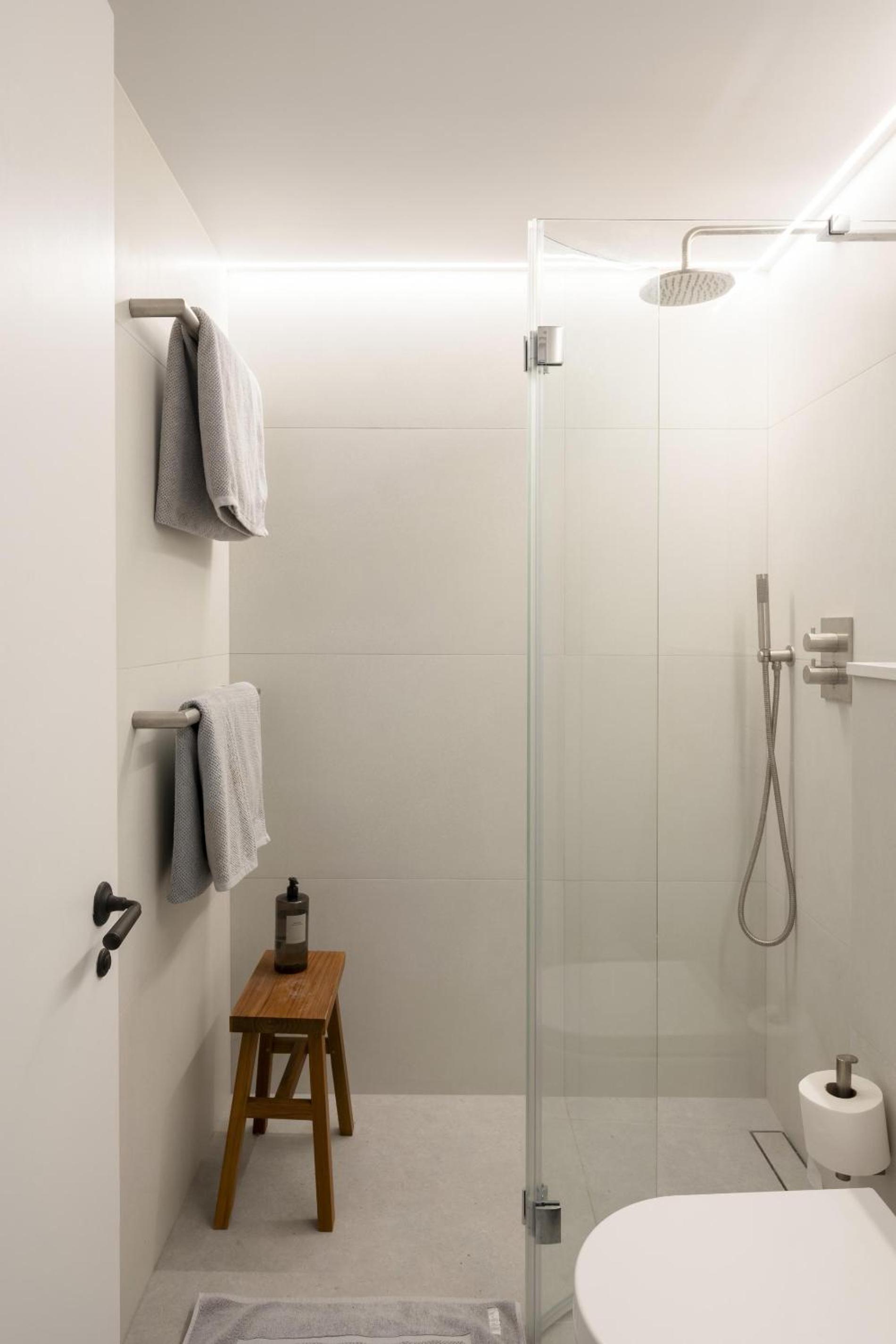 Tranquil Oasis – 2 Bedroom Flat by Kensington Gardens