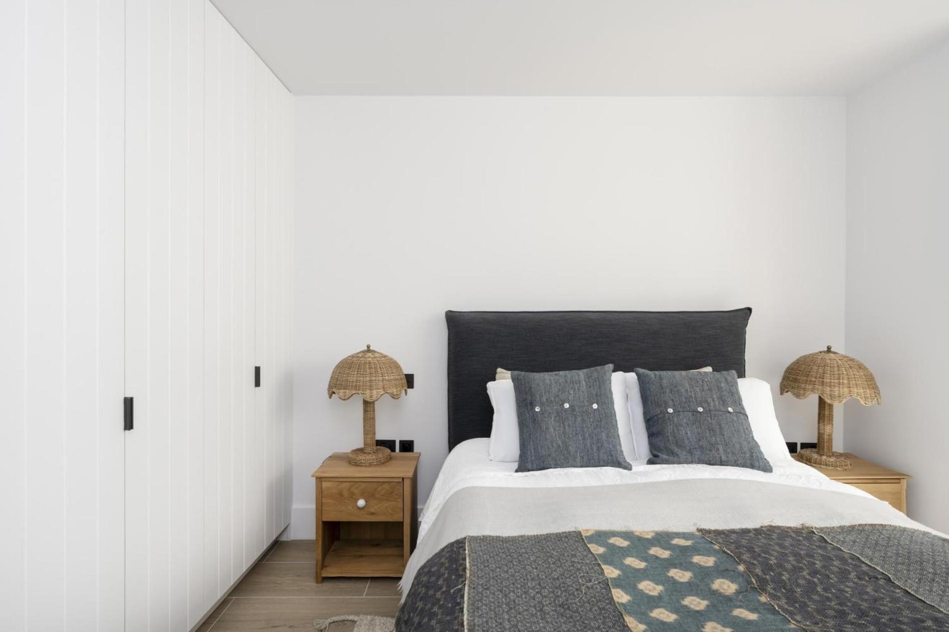 Tranquil Oasis – 2 Bedroom Flat by Kensington Gardens