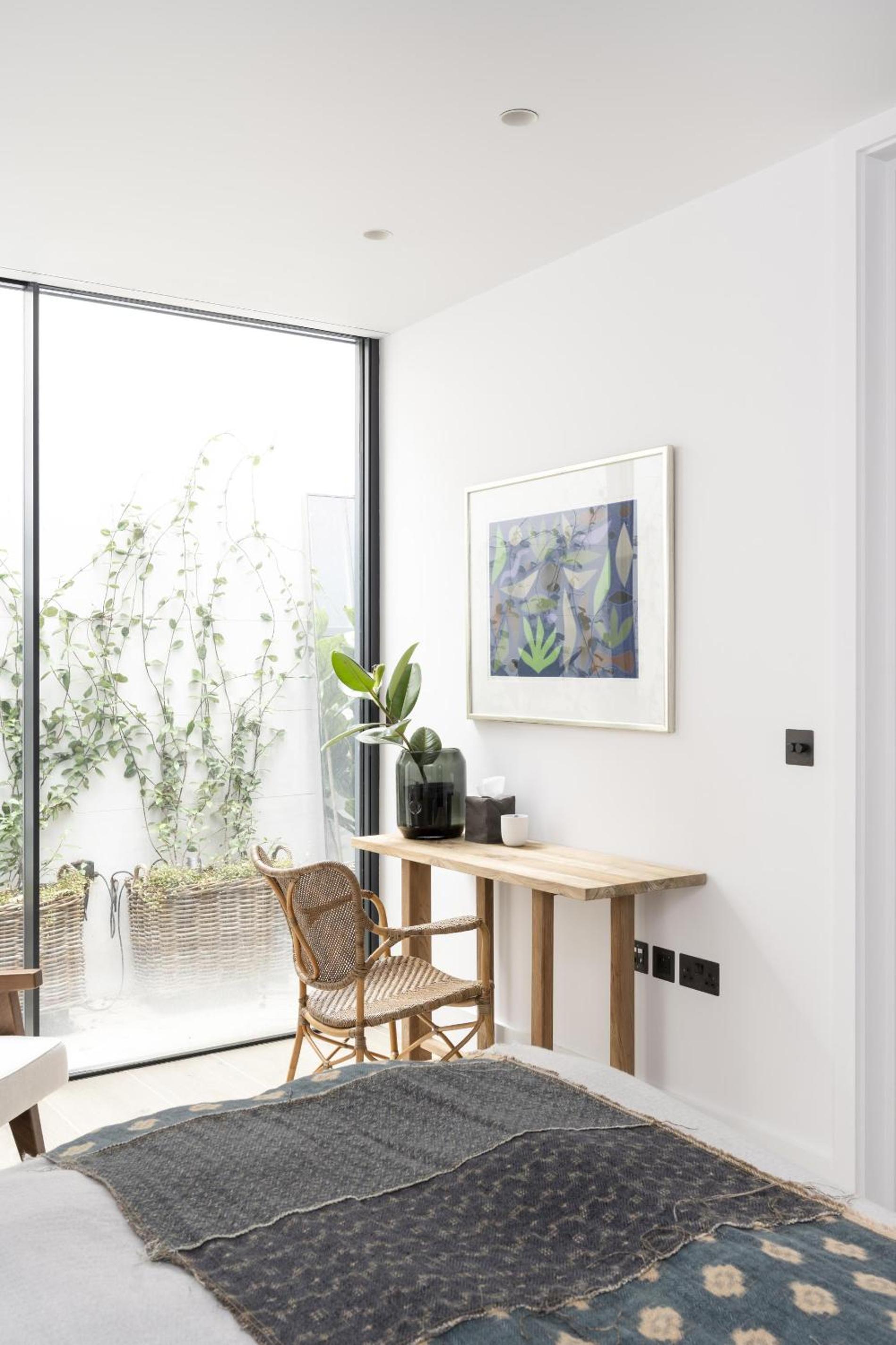 Tranquil Oasis – 2 Bedroom Flat by Kensington Gardens