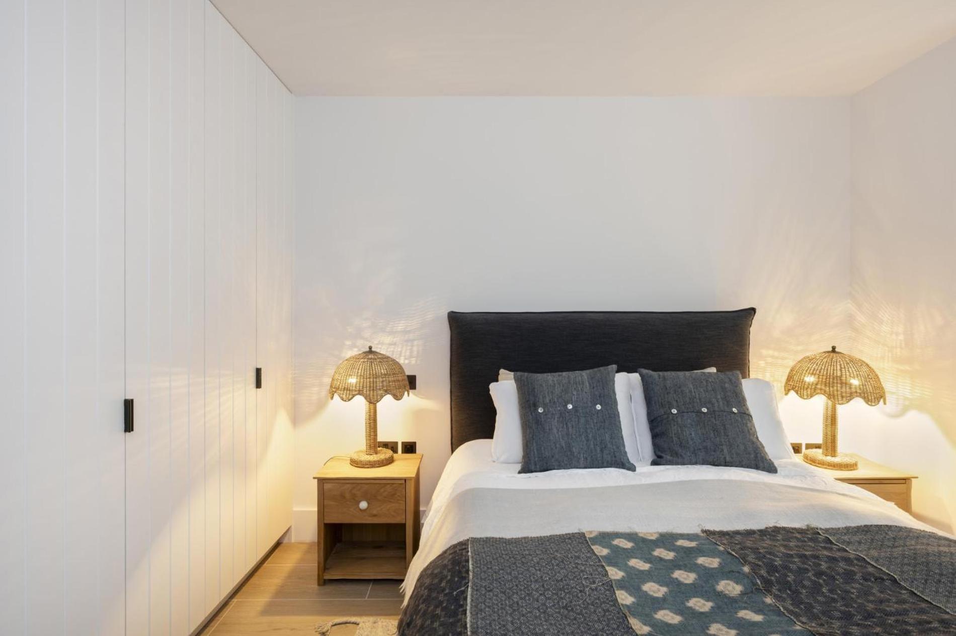 Tranquil Oasis – 2 Bedroom Flat by Kensington Gardens