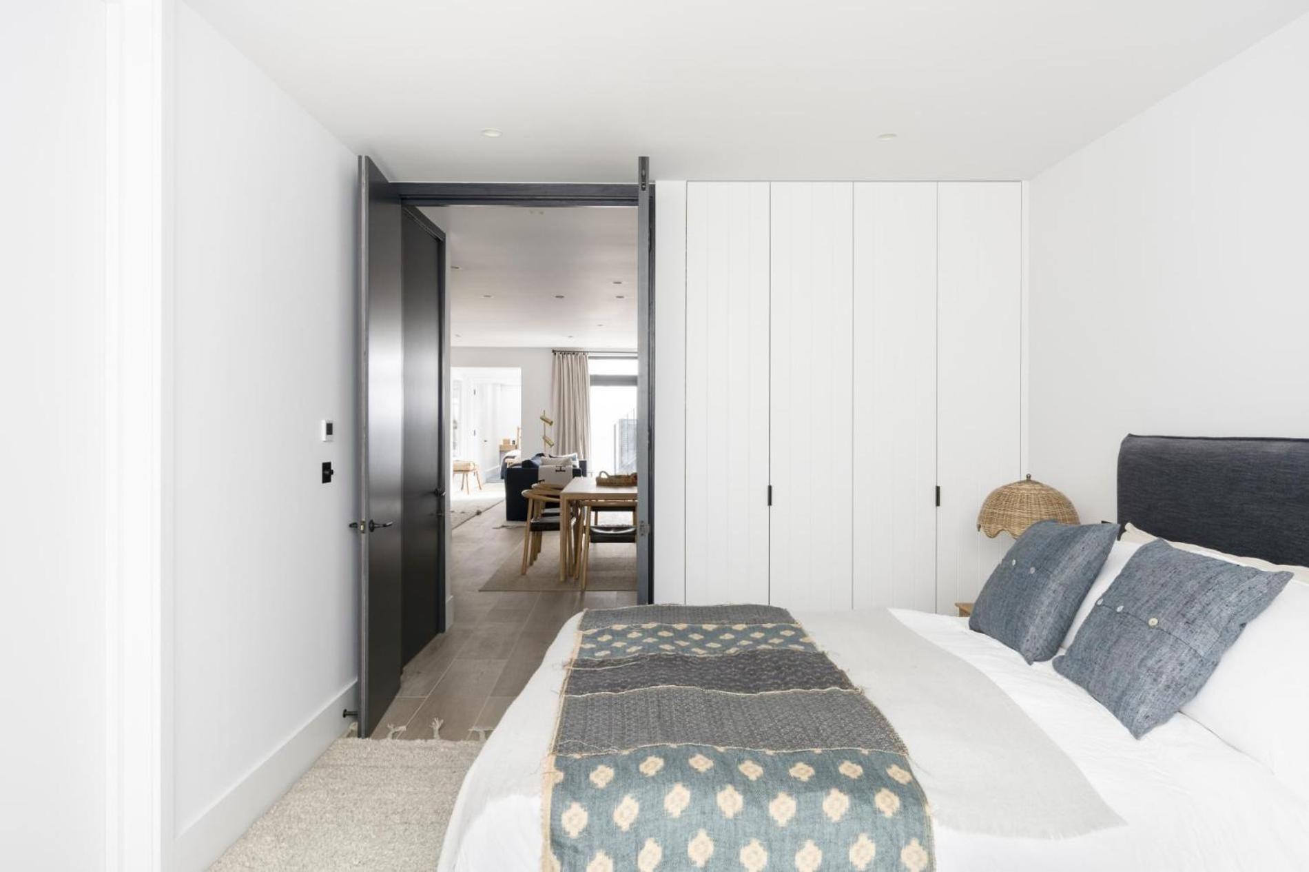 Tranquil Oasis – 2 Bedroom Flat by Kensington Gardens