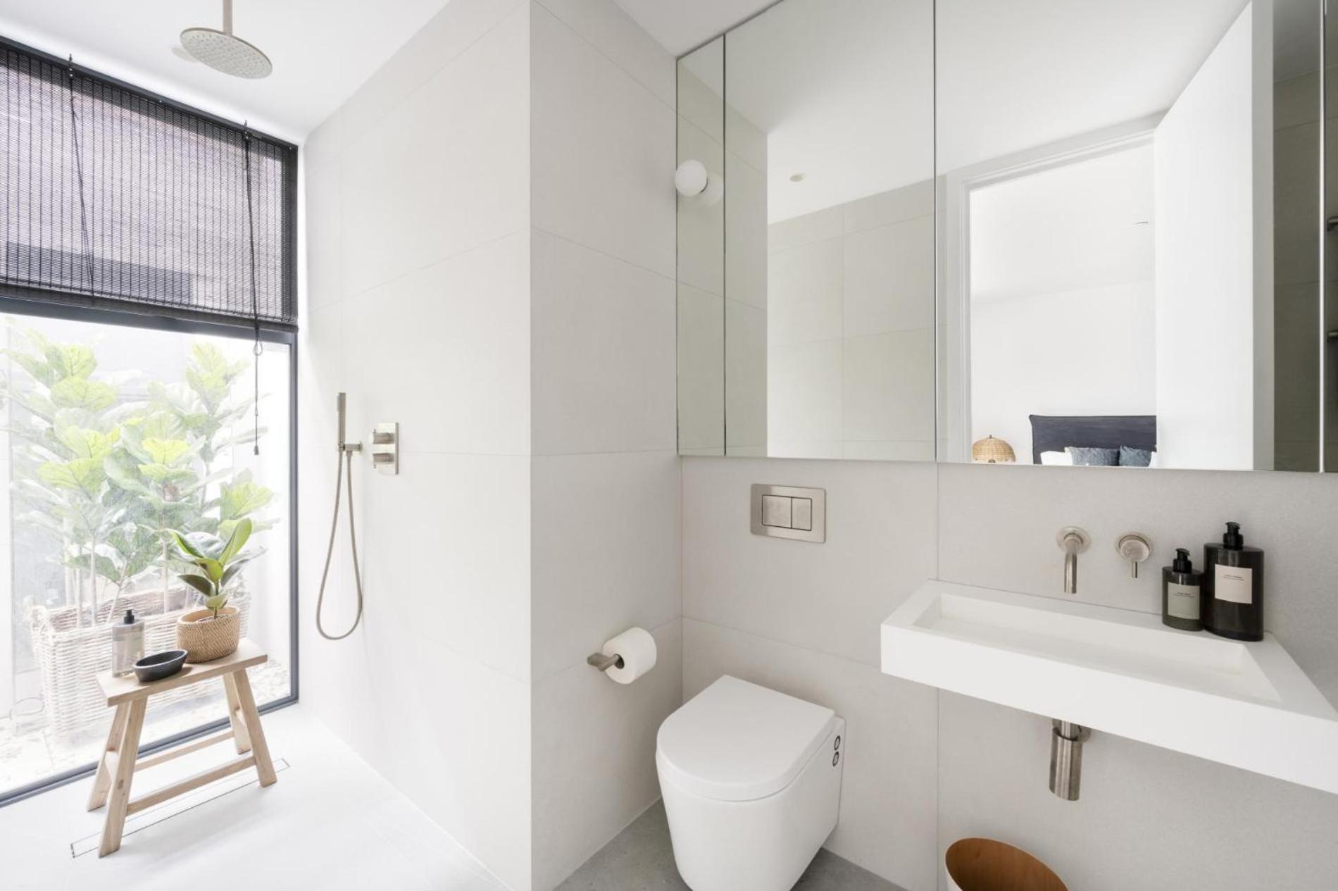 Tranquil Oasis – 2 Bedroom Flat by Kensington Gardens