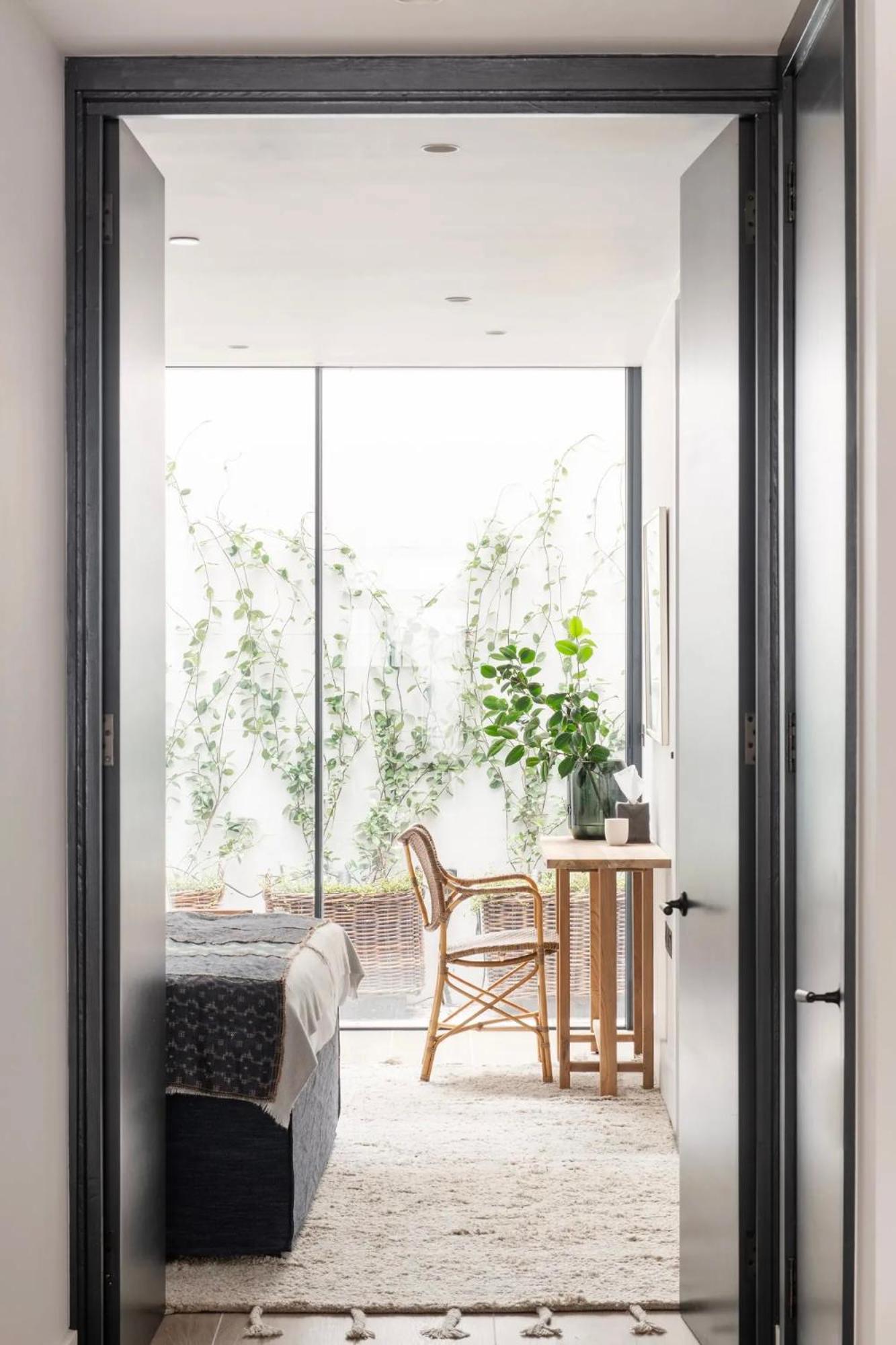 Tranquil Oasis – 2 Bedroom Flat by Kensington Gardens