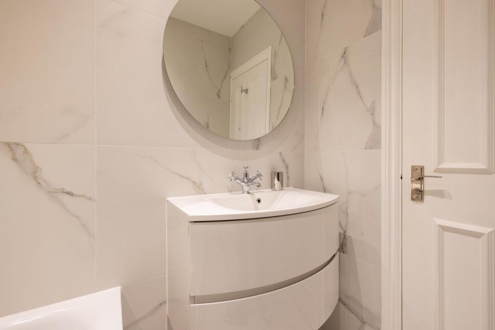 Cosy and Stylish Chelsea 2 bedroom flat